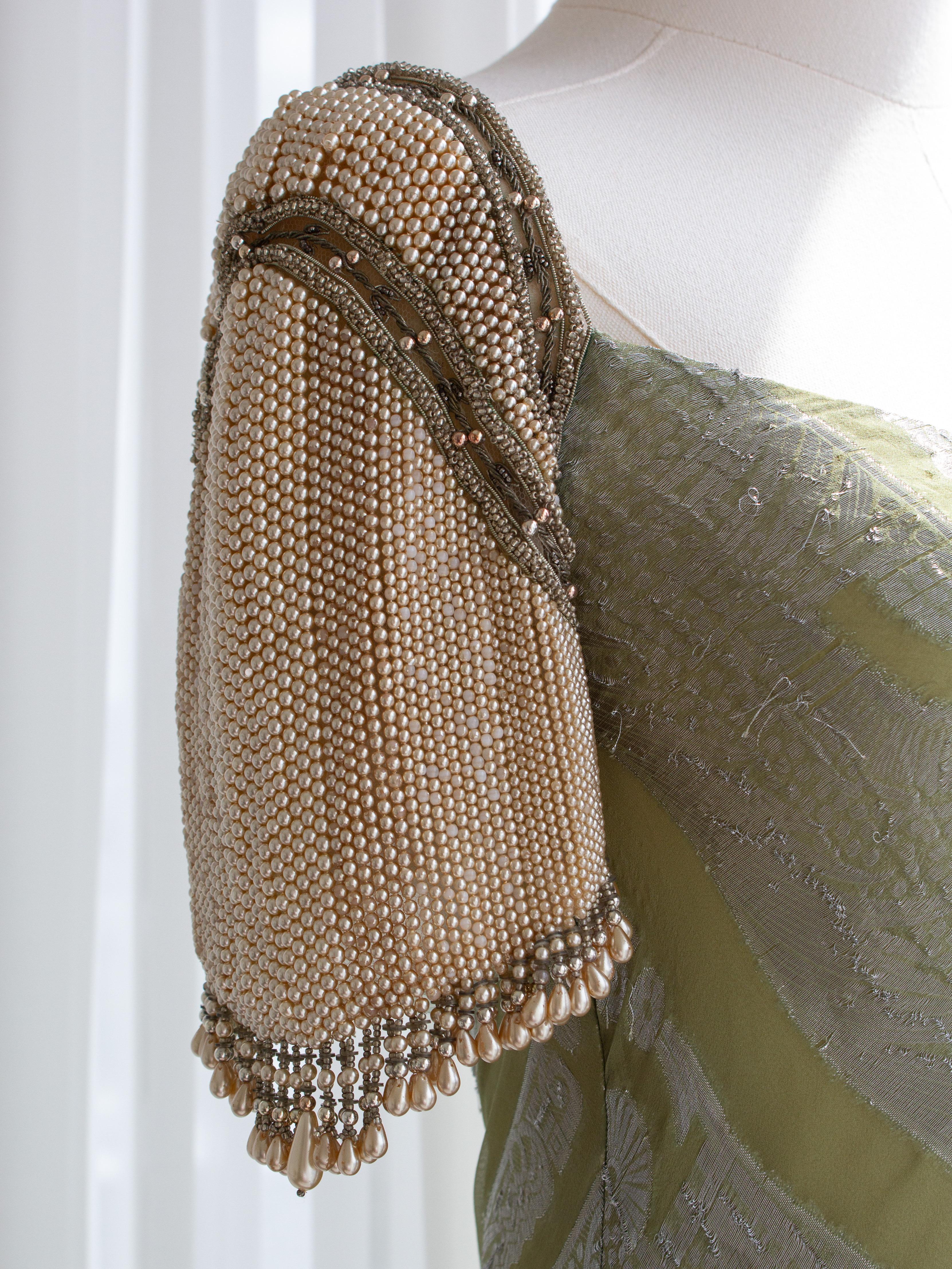 Raro abito di John Galliano for Christian Dior P/E 1998 impreziosito da perle finte verdi in vendita 6