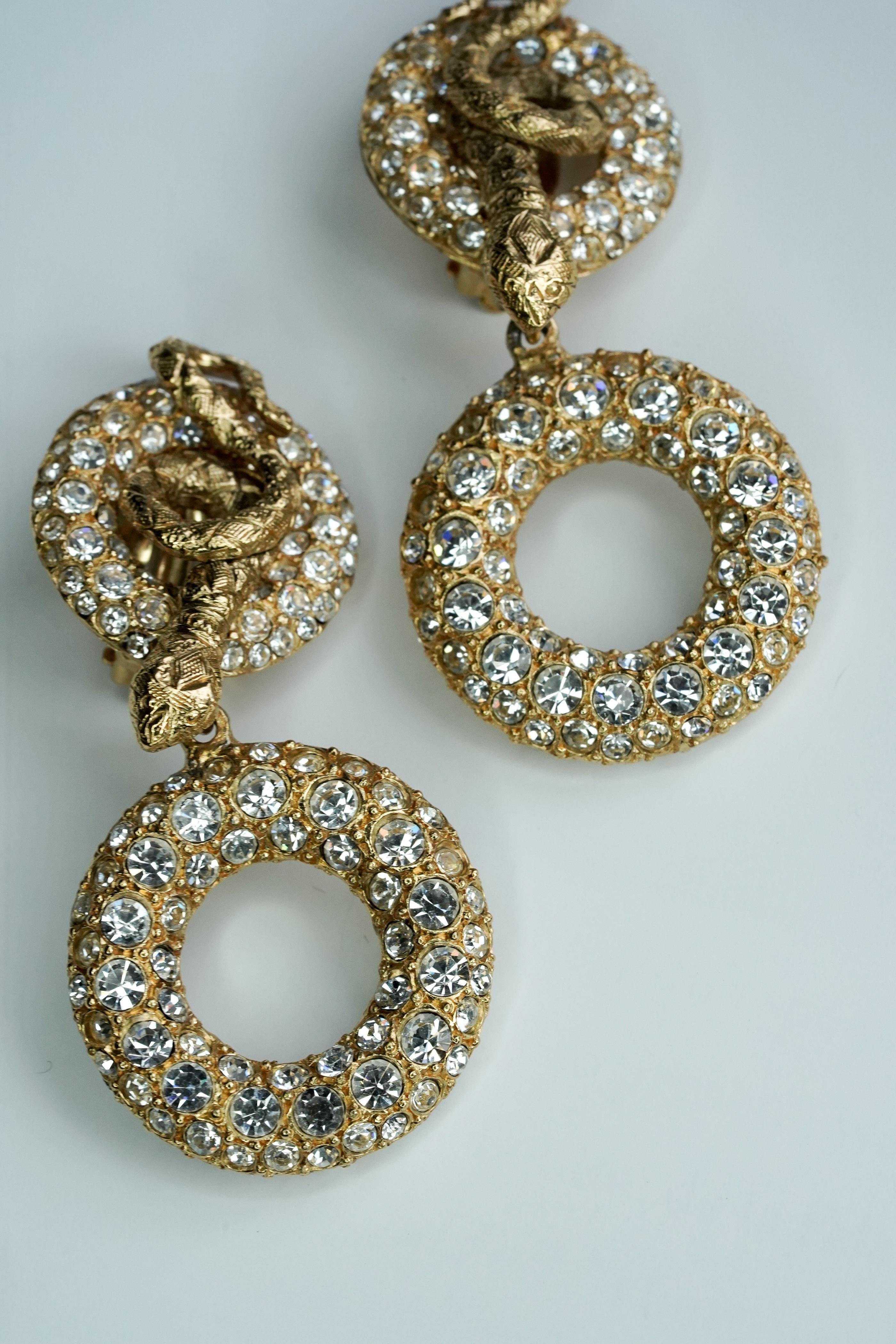 Rari orecchini a clip in serpente e pavé di cristalli di Christian Dior Couture, anni '90, Runway Mod In condizioni ottime in vendita a TOULOUSE, FR