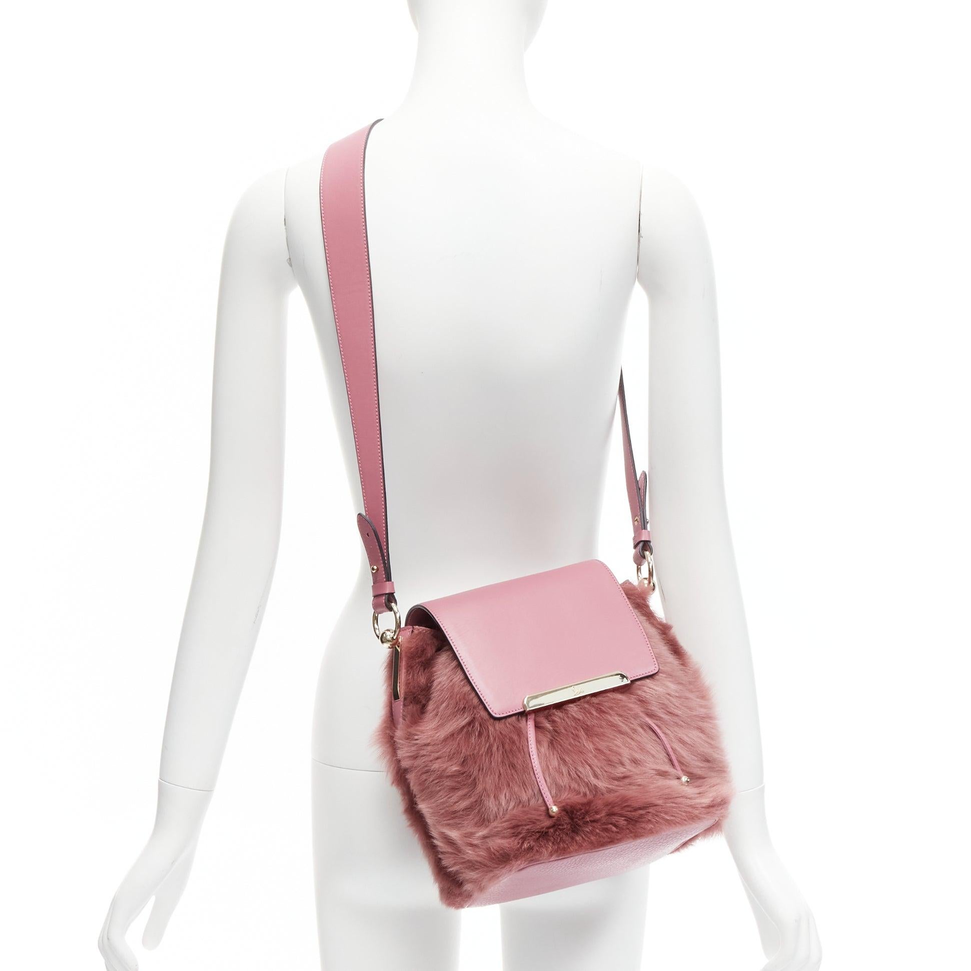 rare CHRISTIAN LOUBOUTIN Luckyl pink lamb fur 2 way shoulder bucket bag backpack
Reference: TGAS/D00689
Brand: Christian Louboutin
Model: Luckyl
Material: Fur, Leather
Color: Pink, Rose Gold
Pattern: Solid
Closure: Drawstring
Lining: Red