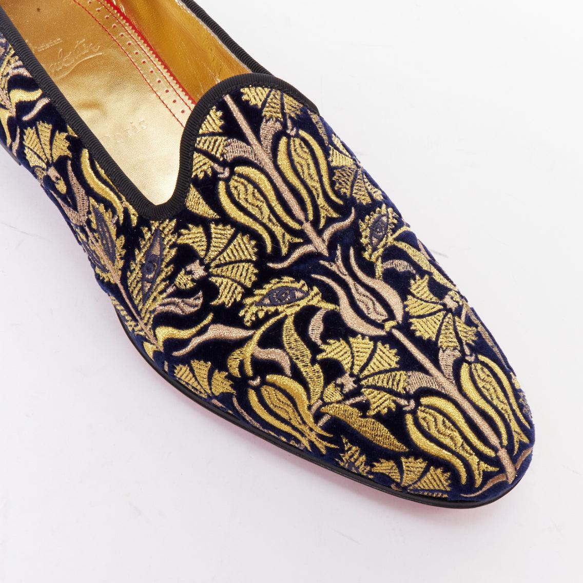 rare CHRISTIAN LOUBOUTIN Marcantonia Mocassin plat en velours baroque doré EU44 en vente 2