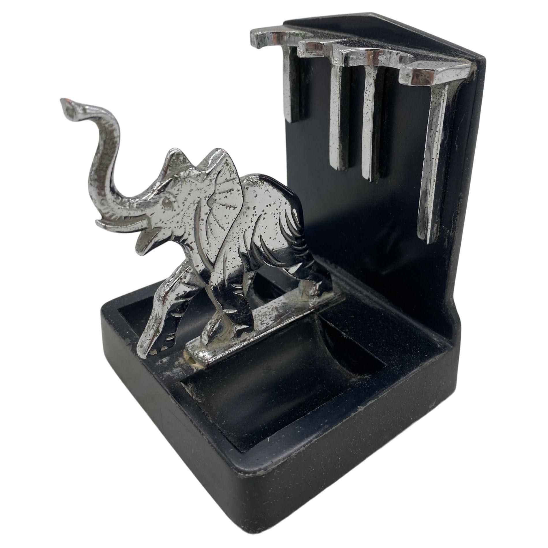 Art déco Rare porte-pipes éléphant Art Déco chromé de Ronson en vente