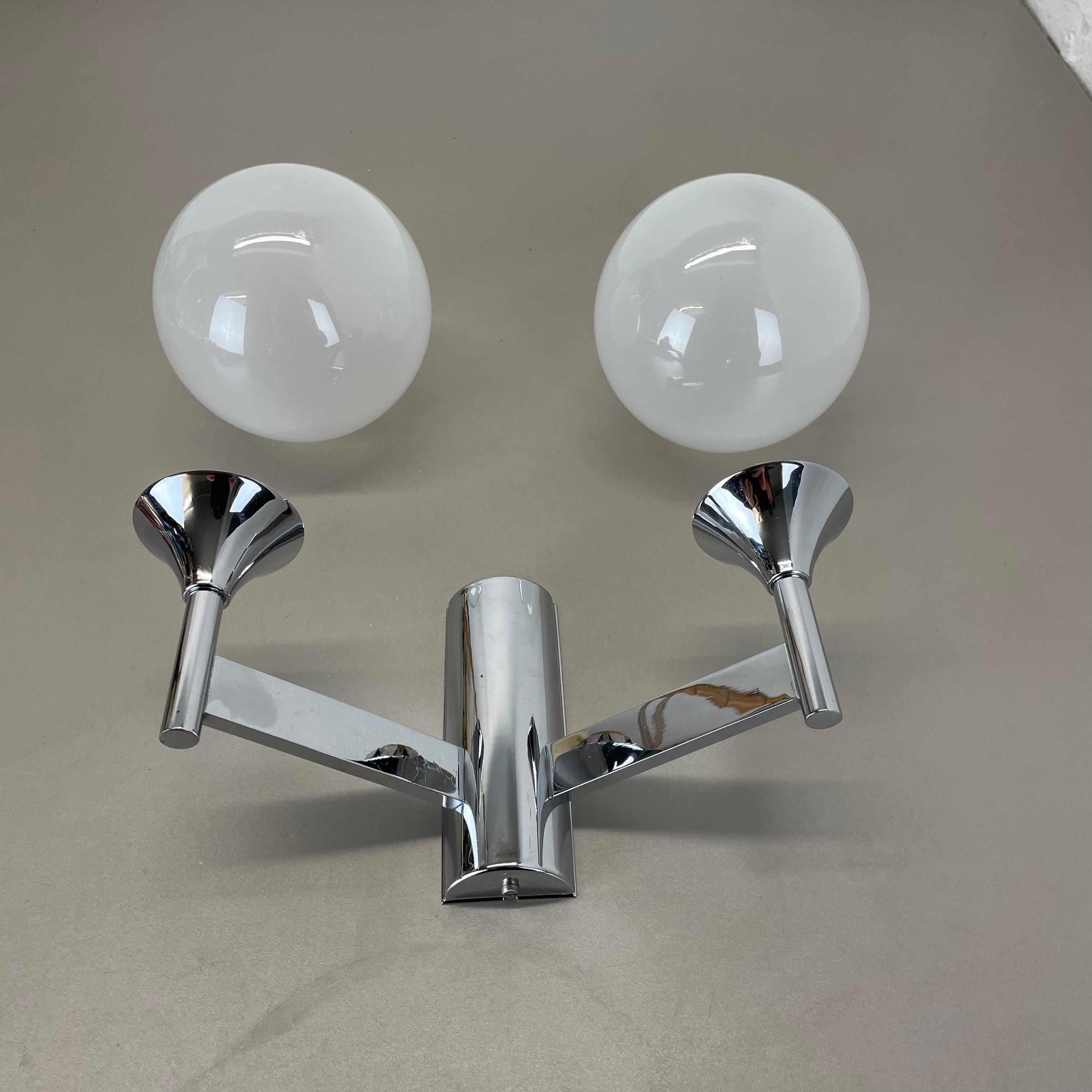 rara lampada da parete 