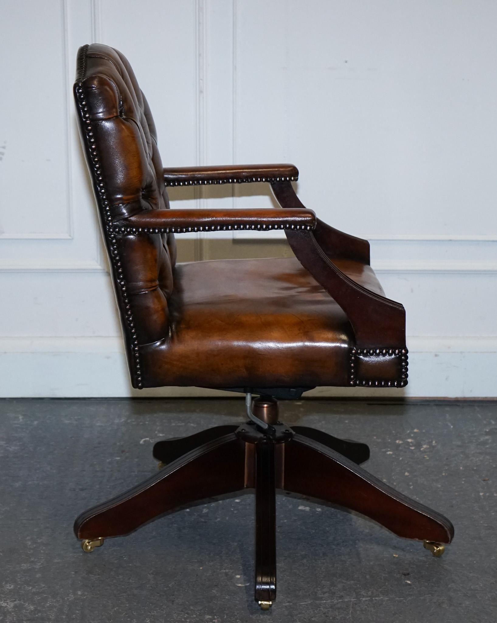 RARE CIGAR BROWN LEATHER CHESTERFIELD DIRECTIONS CONFERENCE LEATHER CHAiR For Sale 3