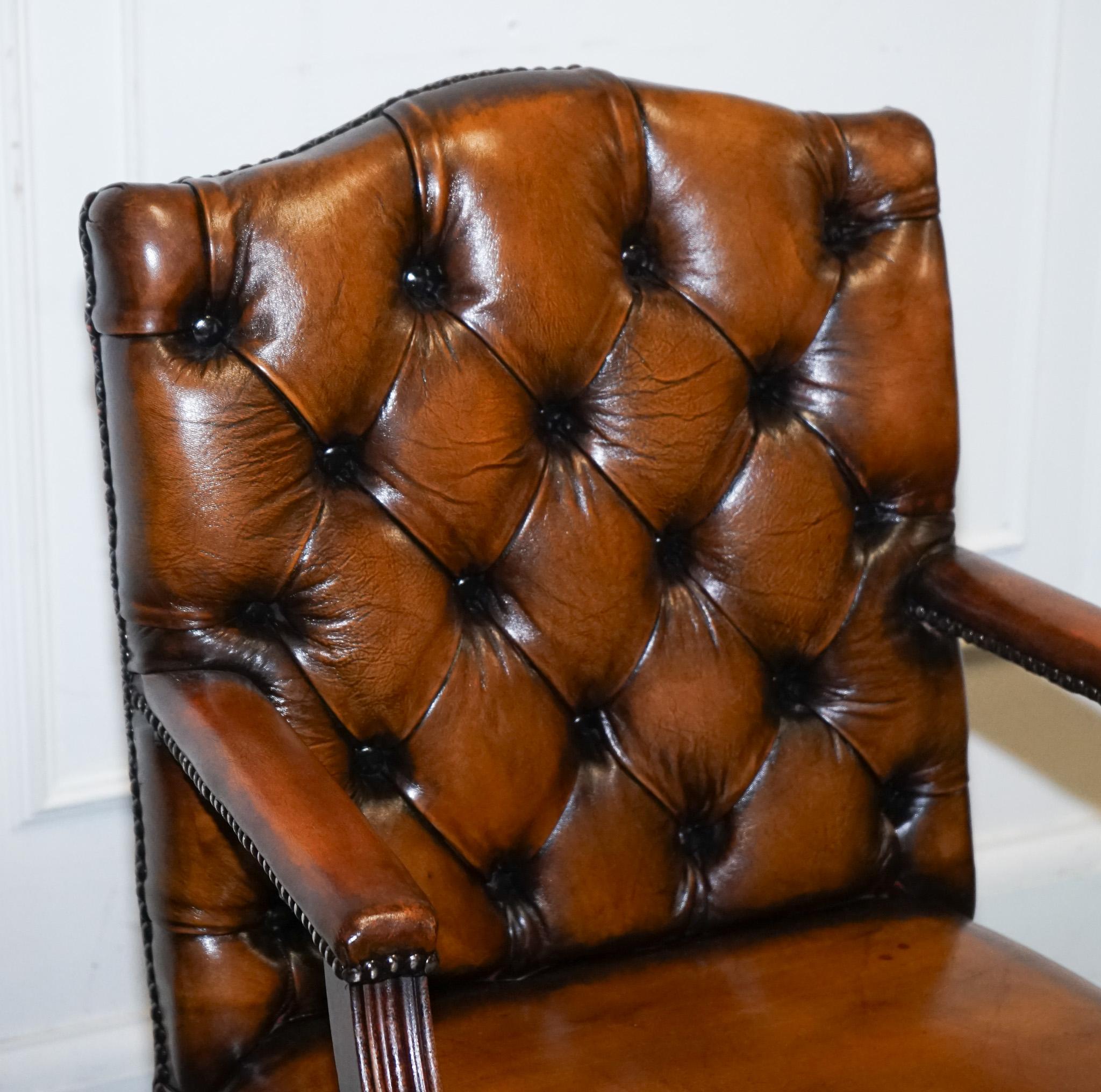 RARE CIGAR BROWN LEATHER CHESTERFIELD DIRECTIONS CONFERENCE LEATHER CHAiR In Good Condition For Sale In Pulborough, GB
