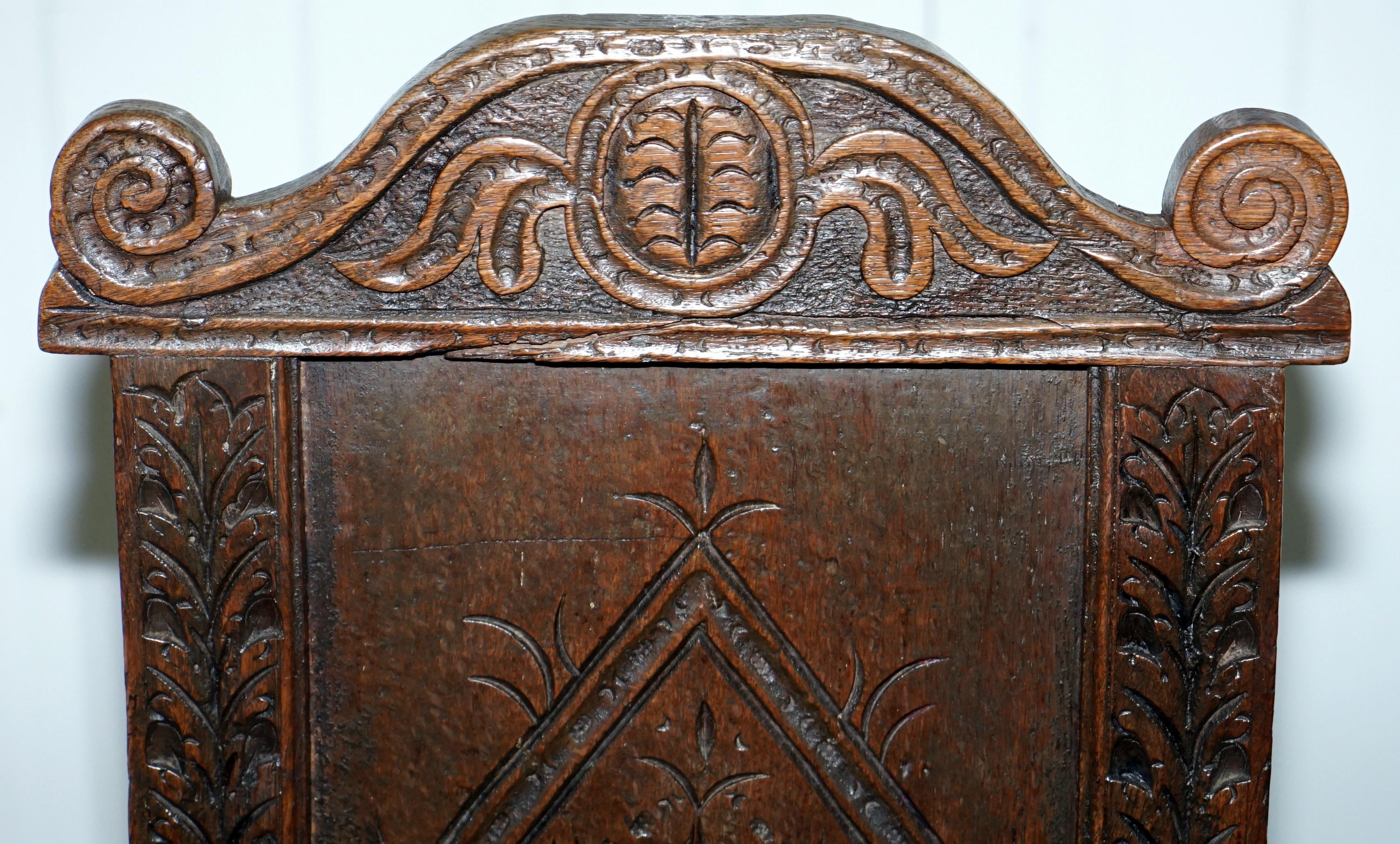 Legno di alberi da frutto Rara sedia in legno da frutta del 1760 circa, ben intagliata, un esempio abbastanza piccolo del XVIII secolo in vendita