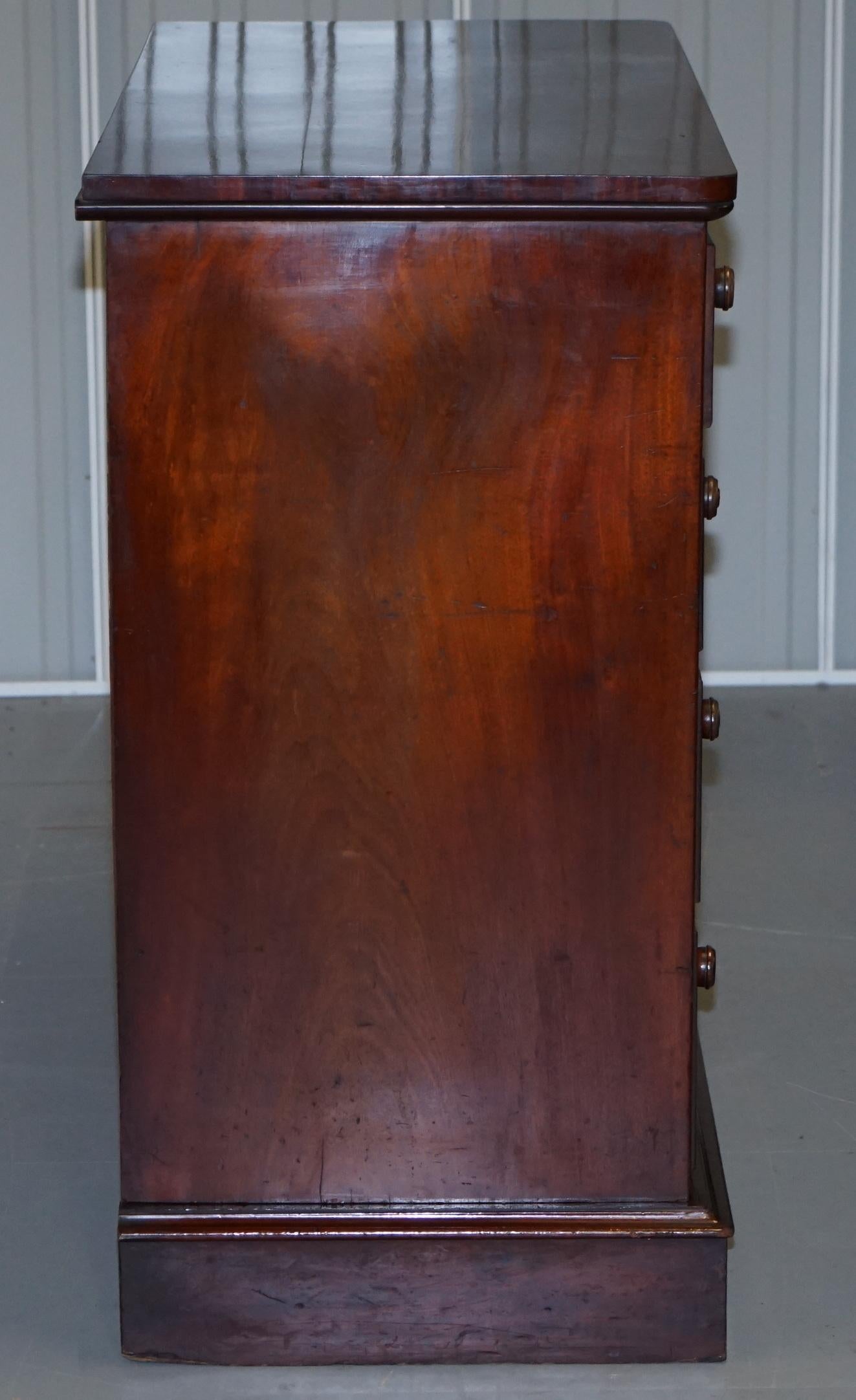 Rare circa 1760 Thomas Wilson 68 Great Queen Street Hardwood Chest of Drawers For Sale 7