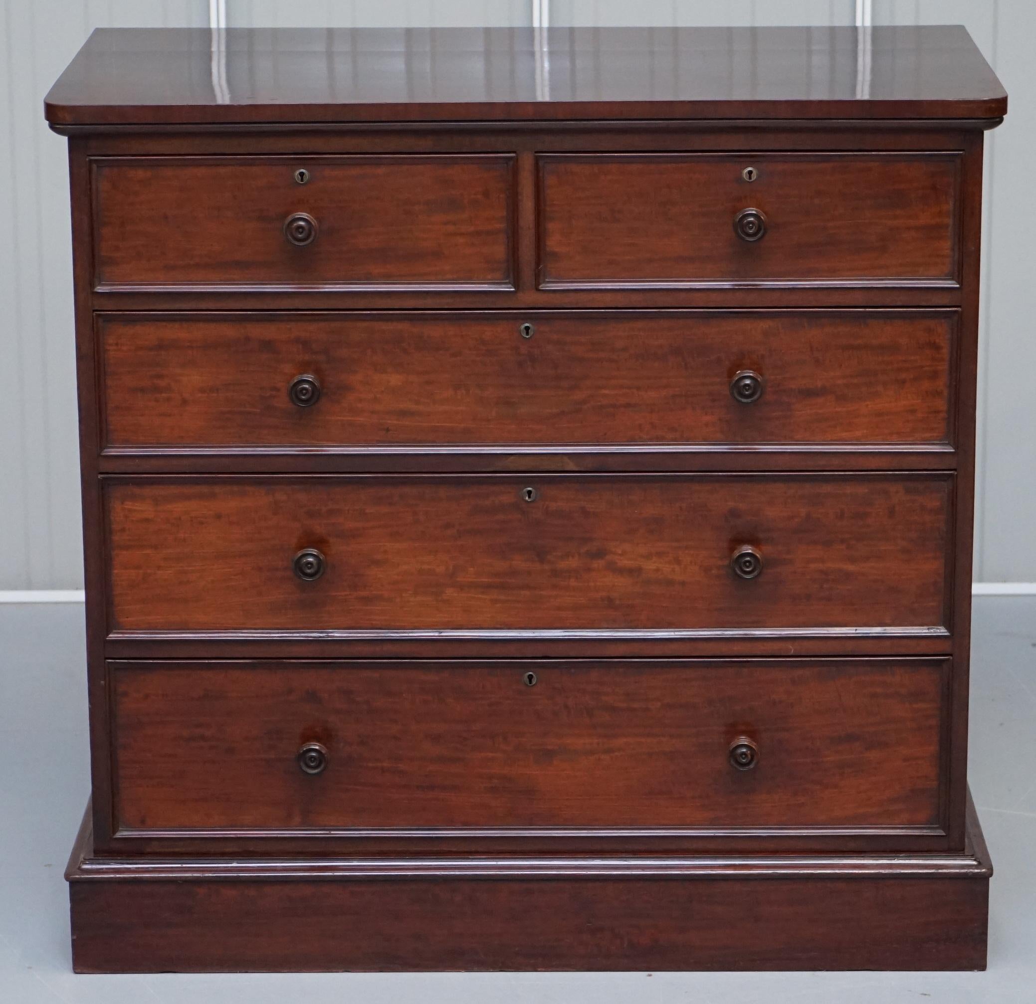 Giorgio III Rara cassettiera in legno massiccio di Thomas Wilson 68 Great Queen Street del 1760 circa in vendita