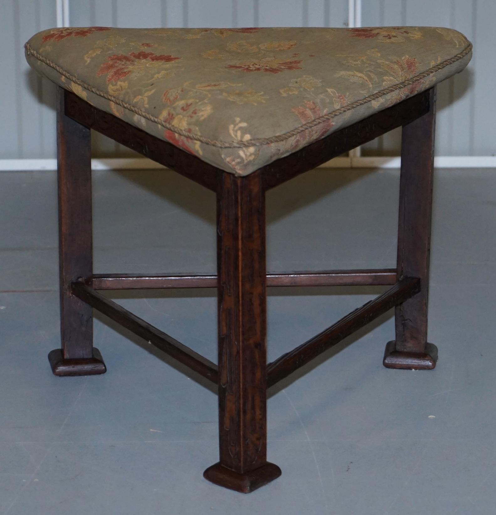 We are delighted to offer this stunning very rare 19th century Hunting stool from Buckeberg Castle, Germany

A very good looking collectable piece, I have never seen a triangle stool like this before, it truly is a thing of beauty

The frame has