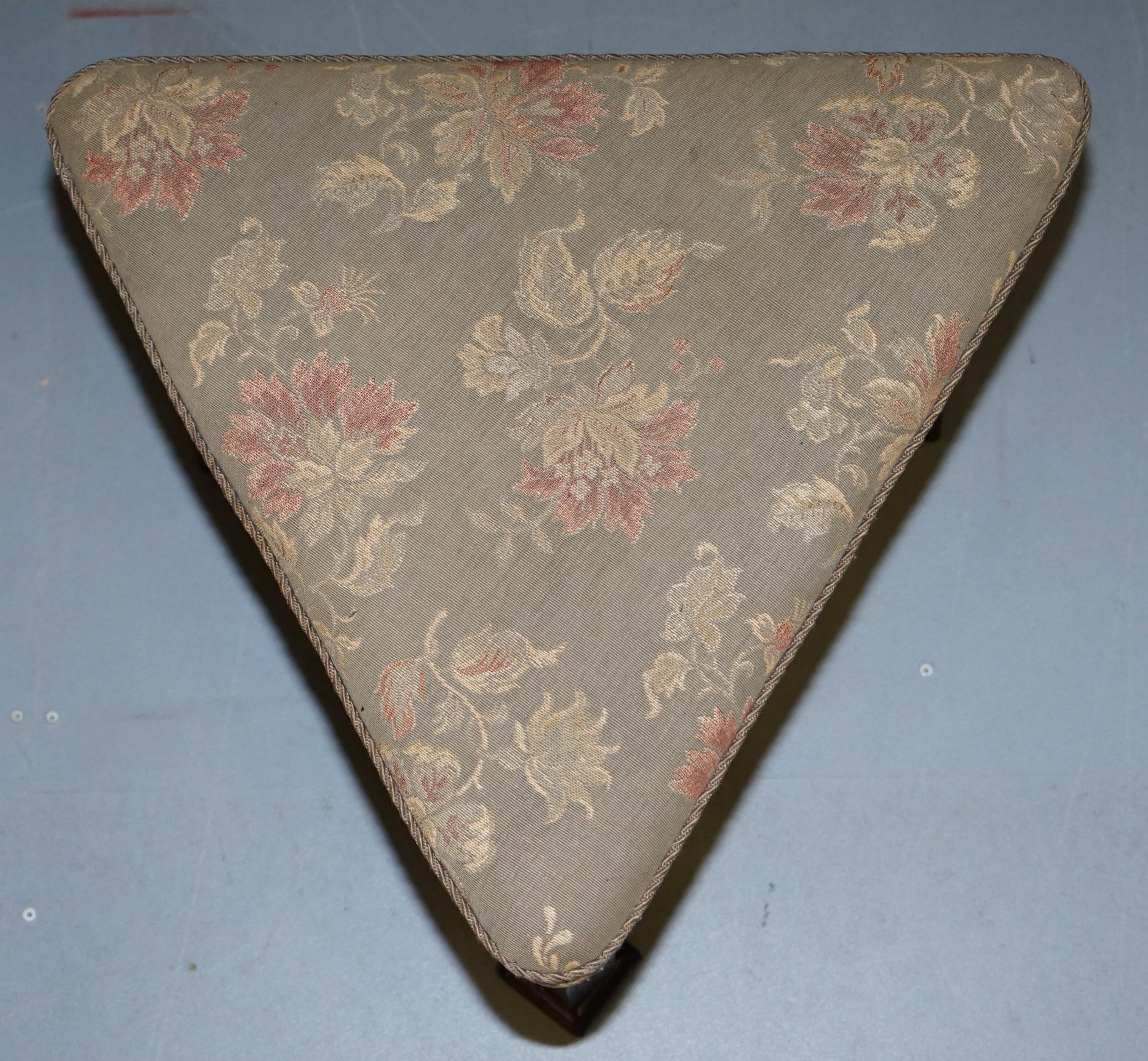 Victorien Rare tabouret de chasse triangulaire victorien datant d'environ 1860 provenant du château de Buckeburg, Allemagne en vente