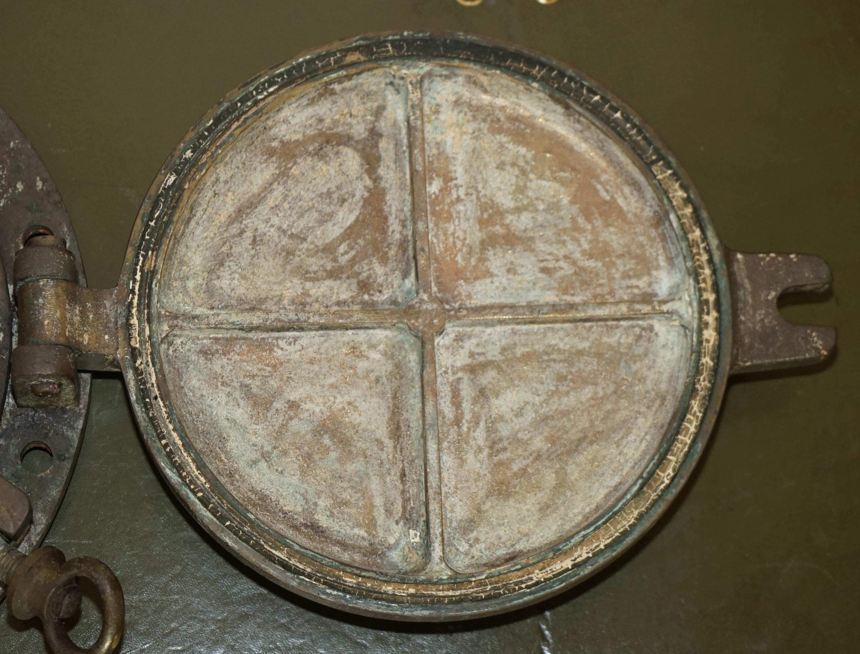 RARE CIRCA 1880 JOHN ROBY LTD RAINHILL MARITIME SALVAGE PORTHOLE SHiPS WINDOW (Handgefertigt) im Angebot