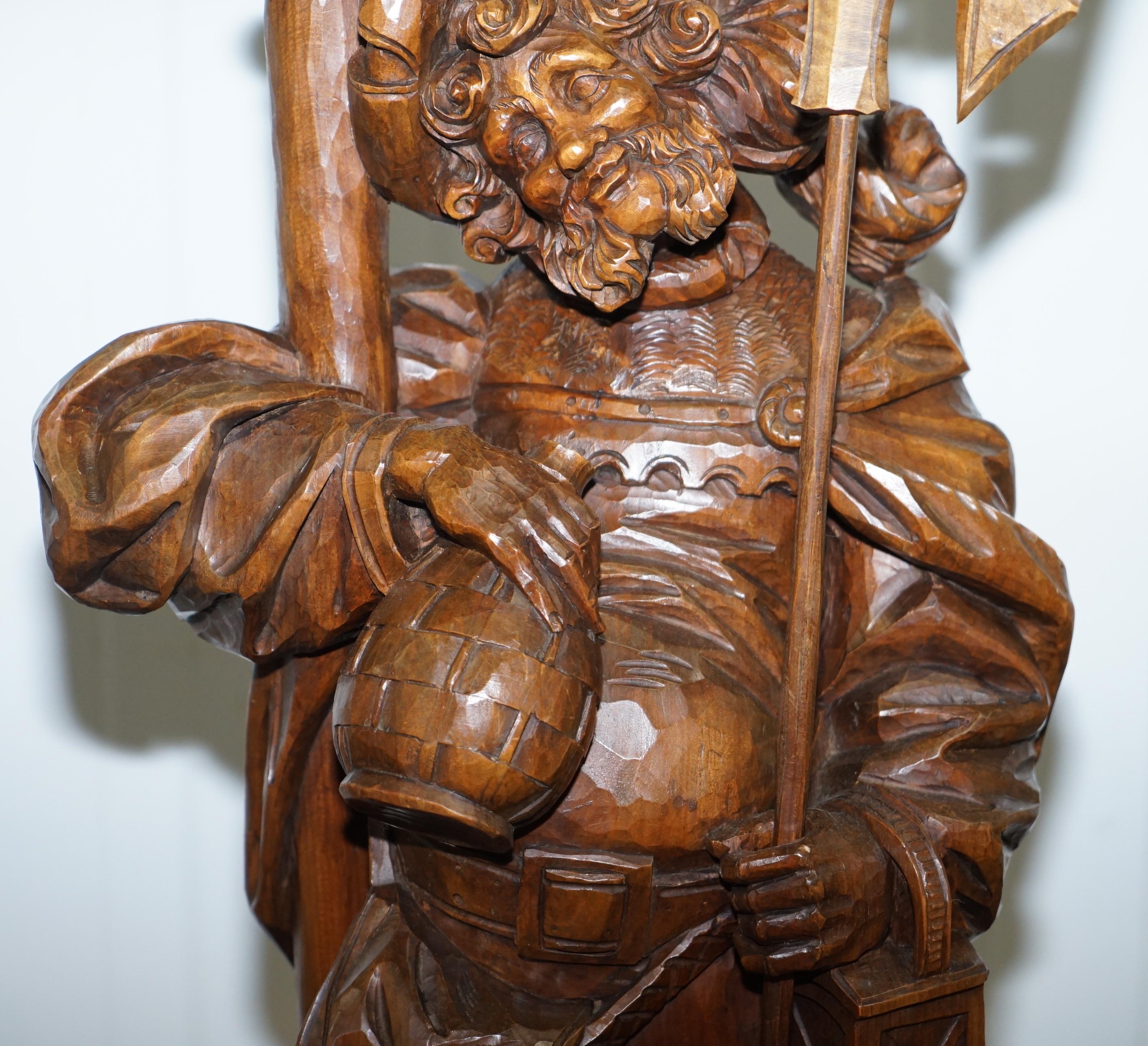 Raro circa 1920 Original Black Forest Lámpara de Vigilante de Madera Tallada a Mano Tallado a mano en venta