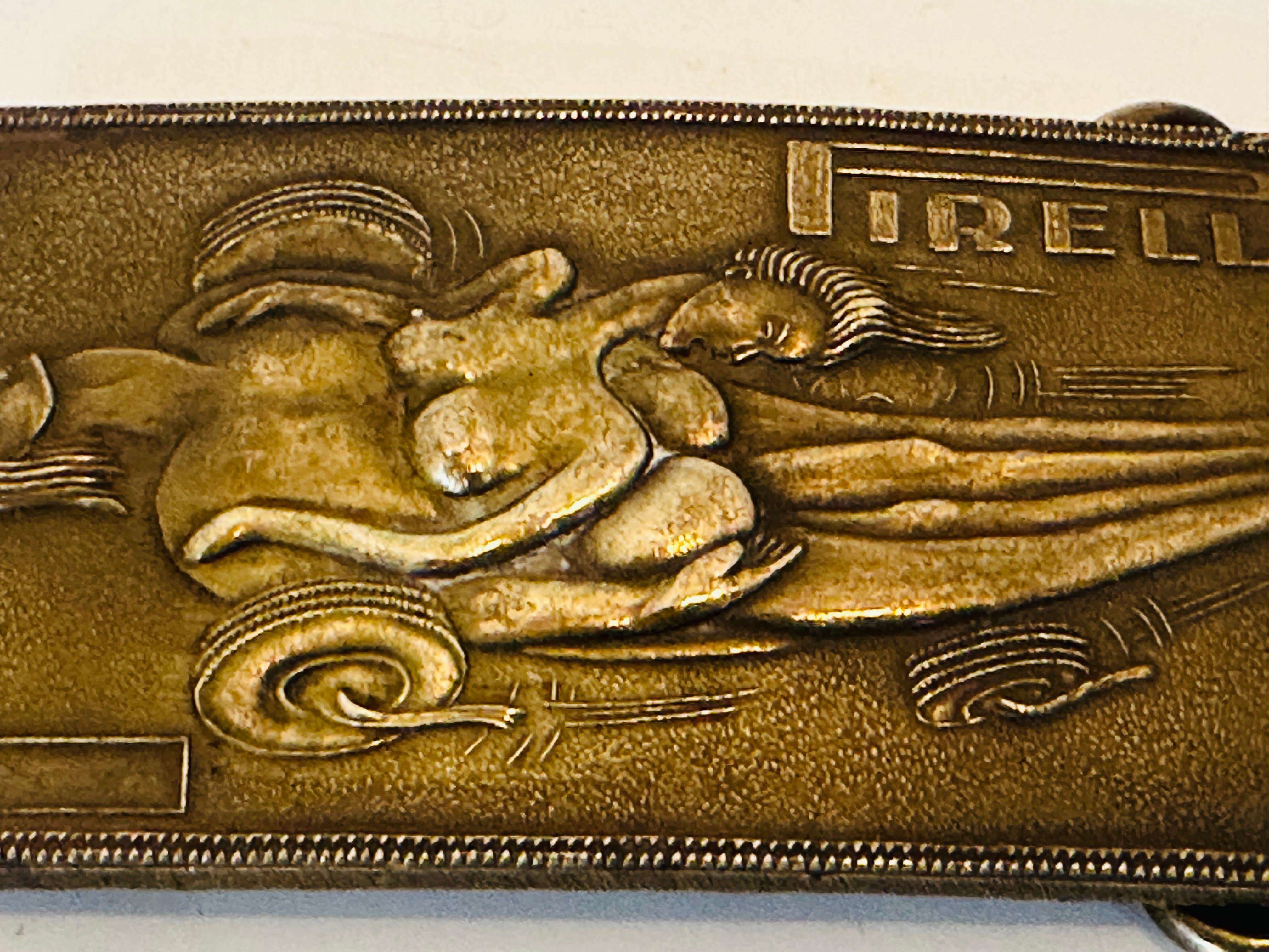 Rara hebilla de cinturón de latón pulido Salvador Dalí de la década de 1970 francesa de Pirelli Tyres en venta 8