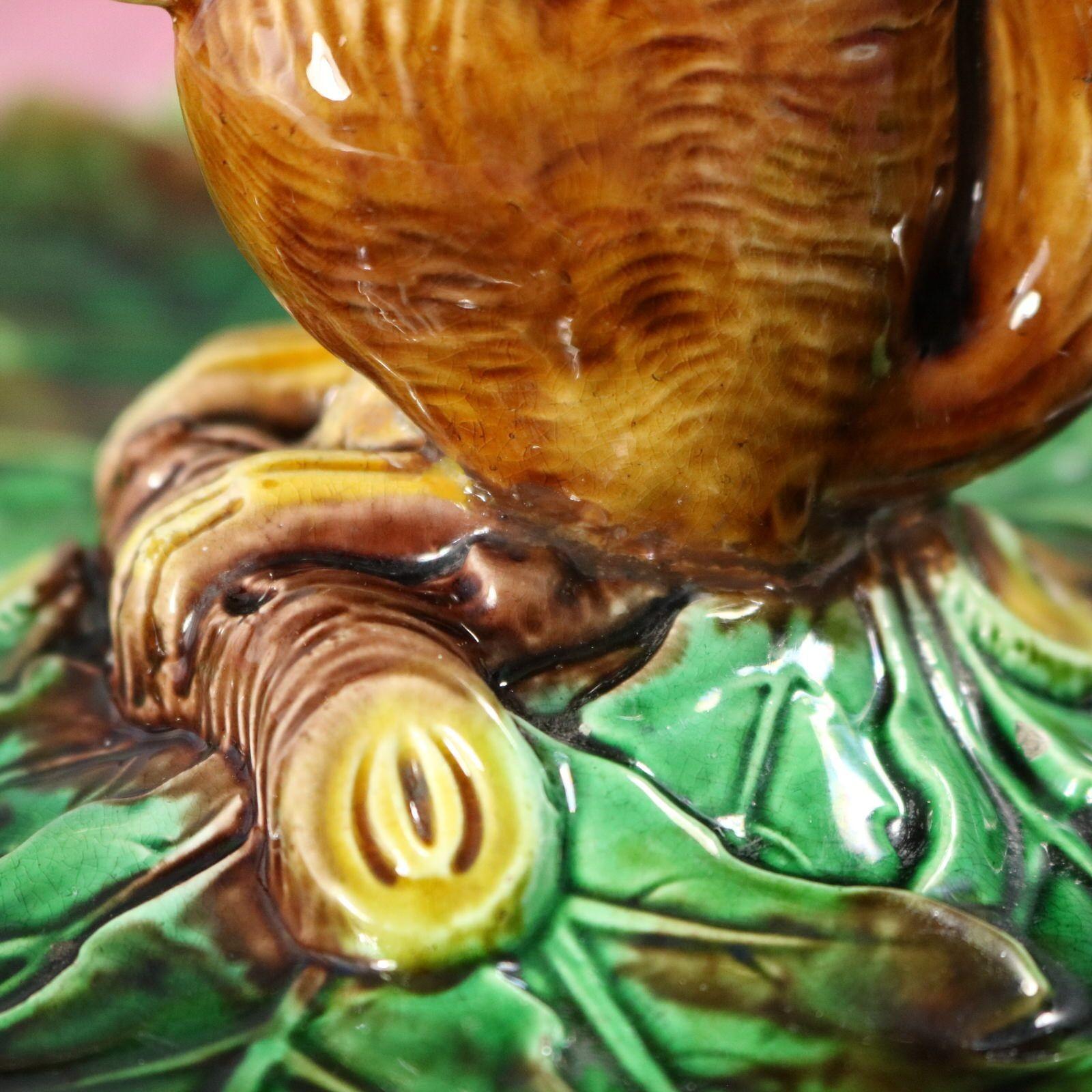 Raro piatto circolare in maiolica con scoiattolo di George Jones in vendita 8