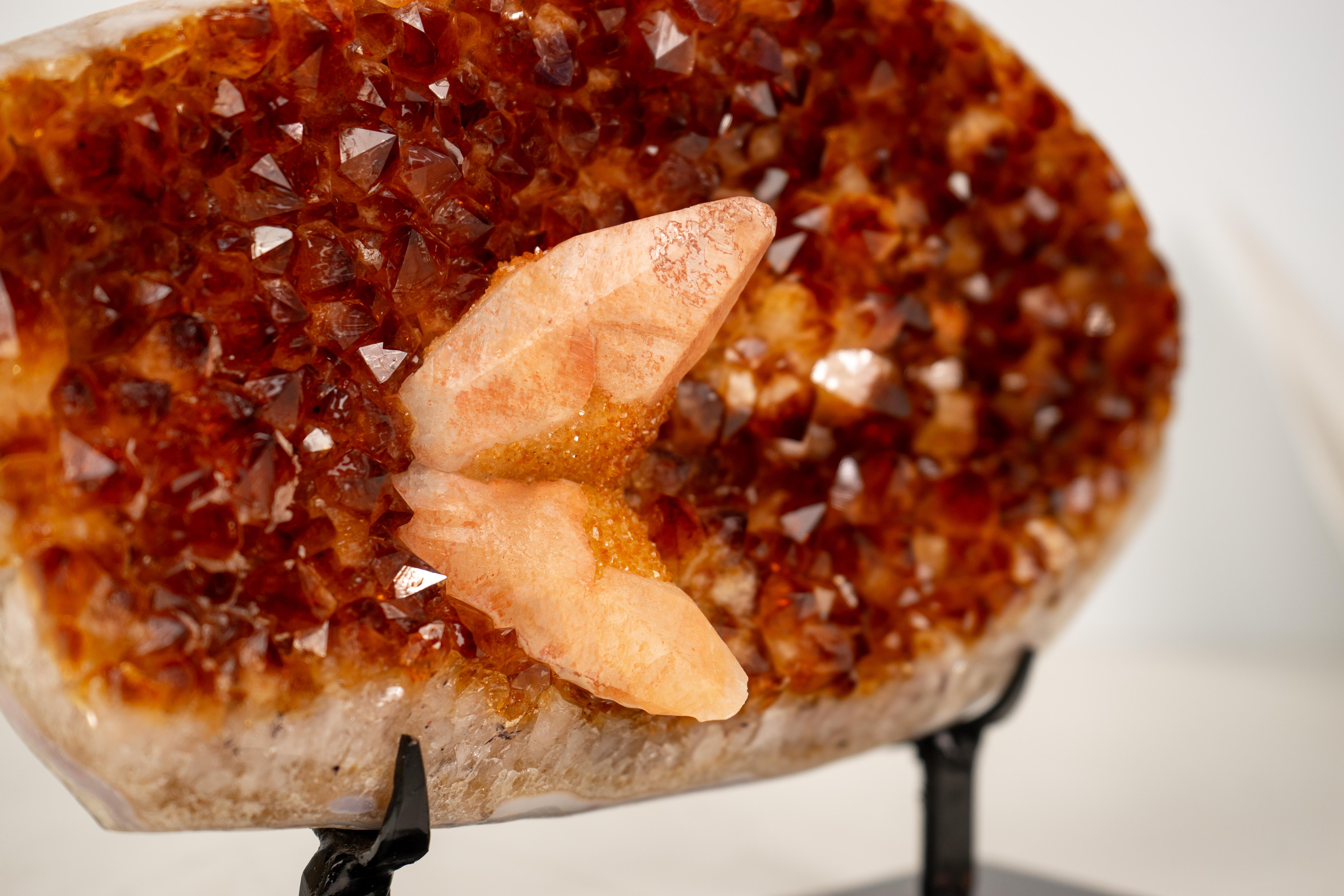 Rare Citrine Cluster with Calcite Inclusions in vendita 1