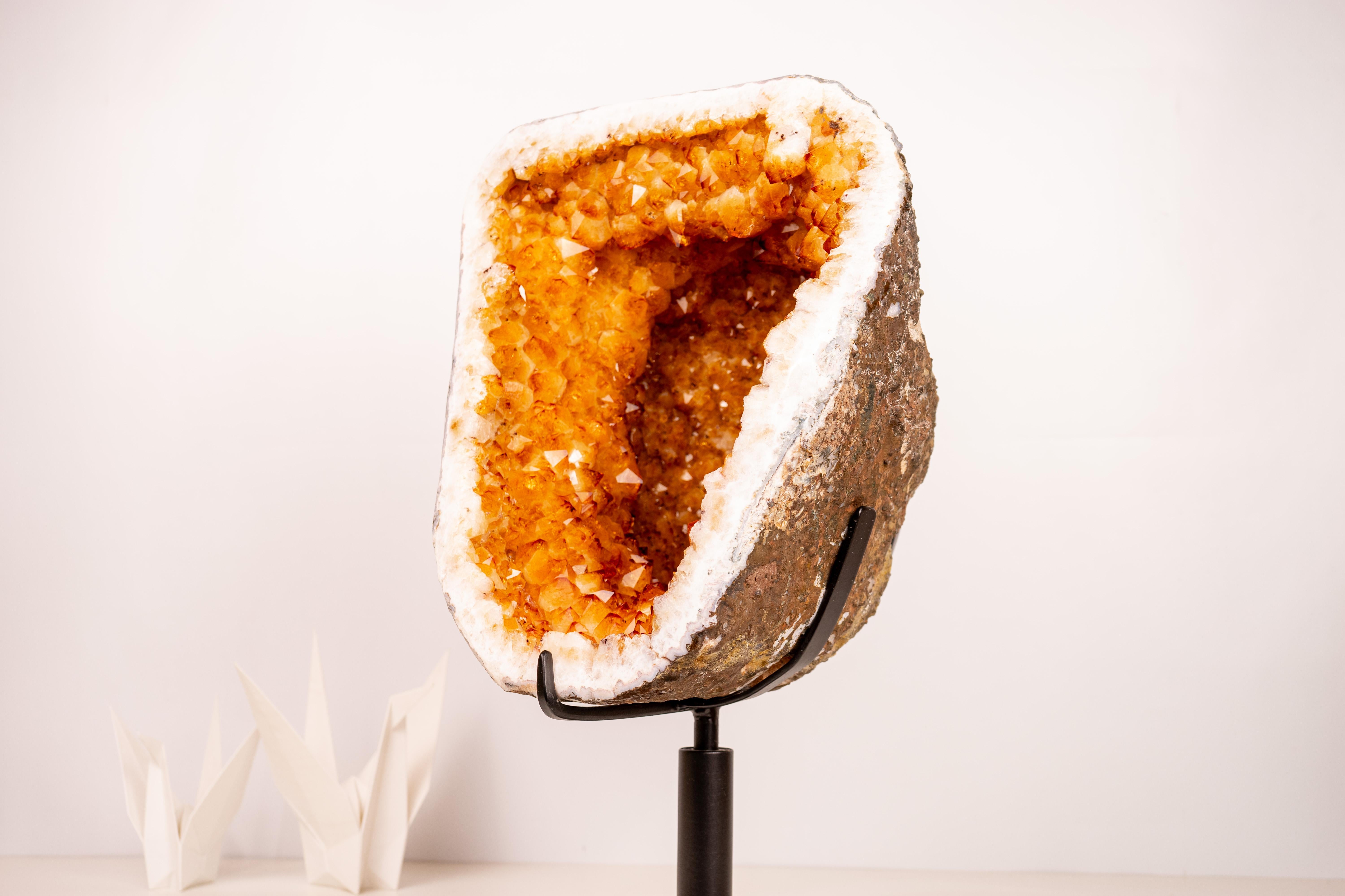 Rare géode de citrine avec formation en forme de couronne en vente 5