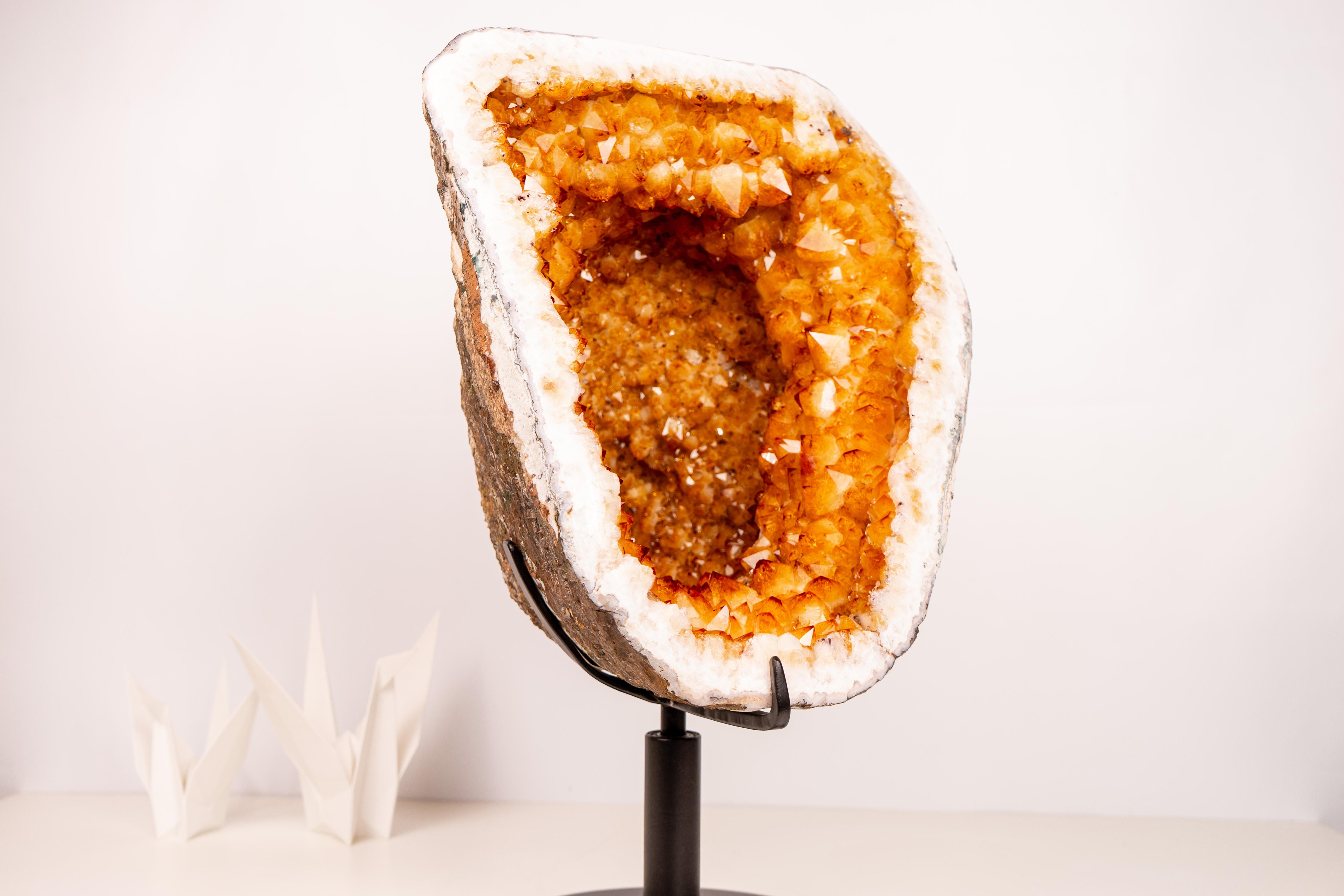 Rare géode de citrine avec formation en forme de couronne en vente 1