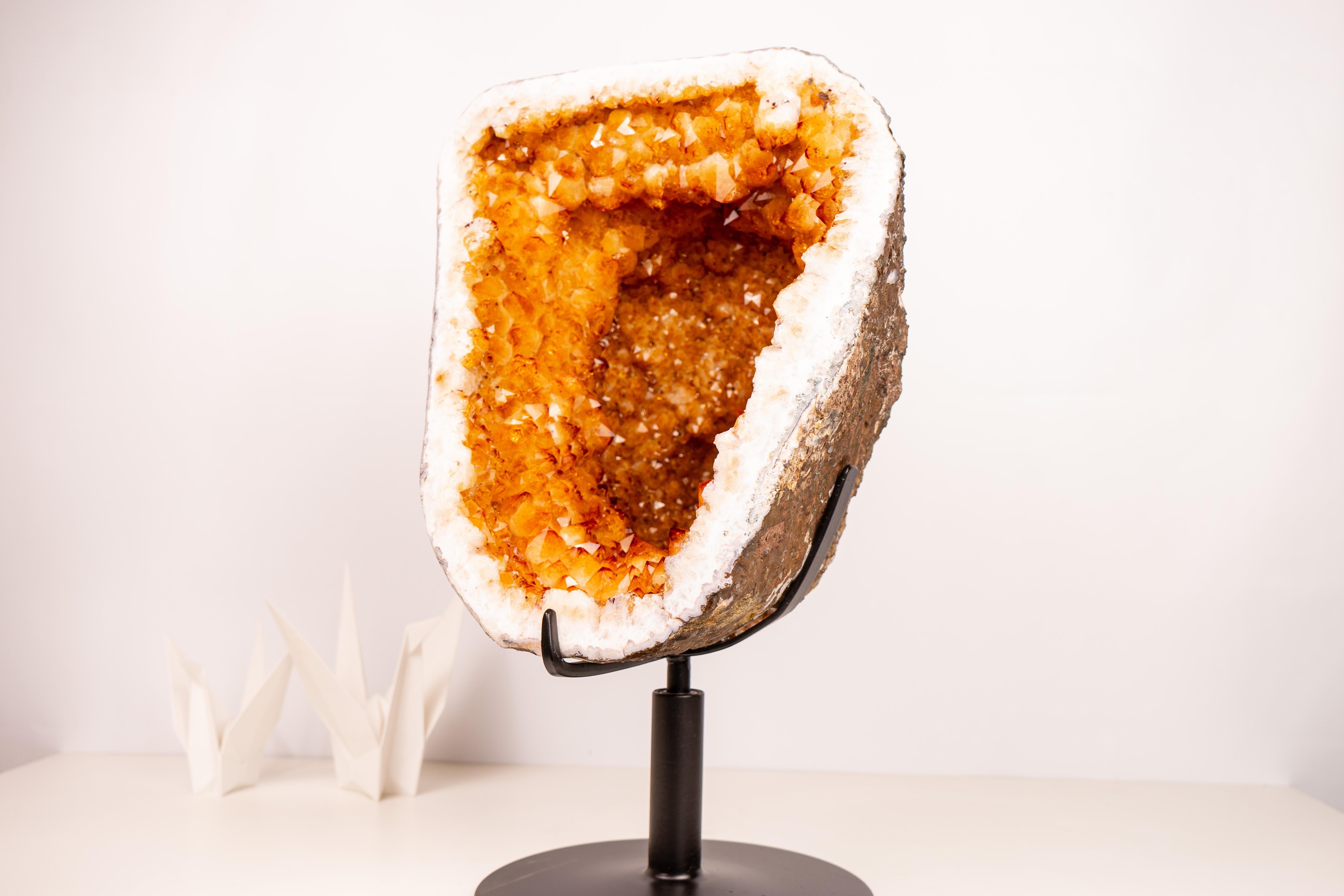Rare géode de citrine avec formation en forme de couronne en vente 2