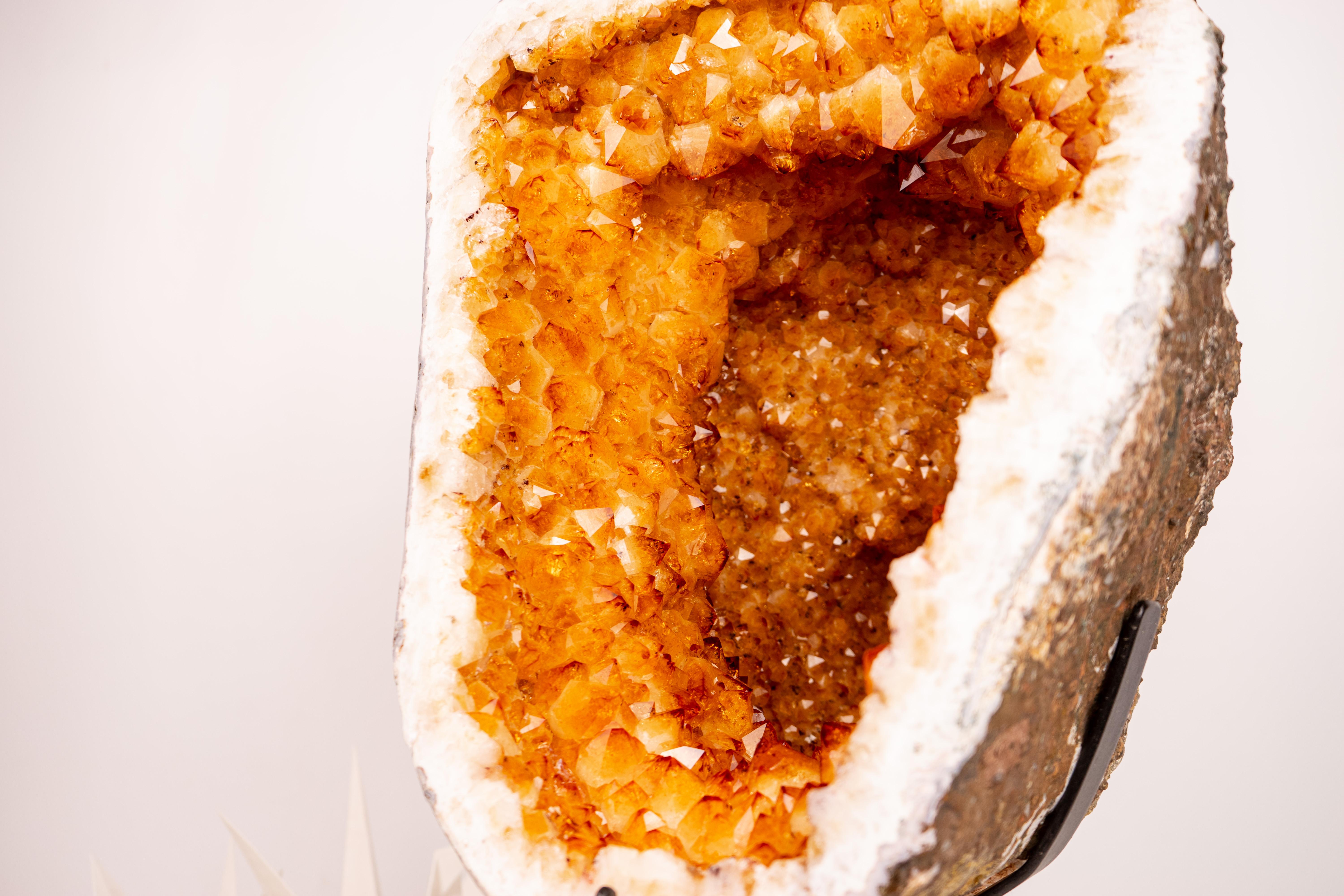 Rare géode de citrine avec formation en forme de couronne en vente 3
