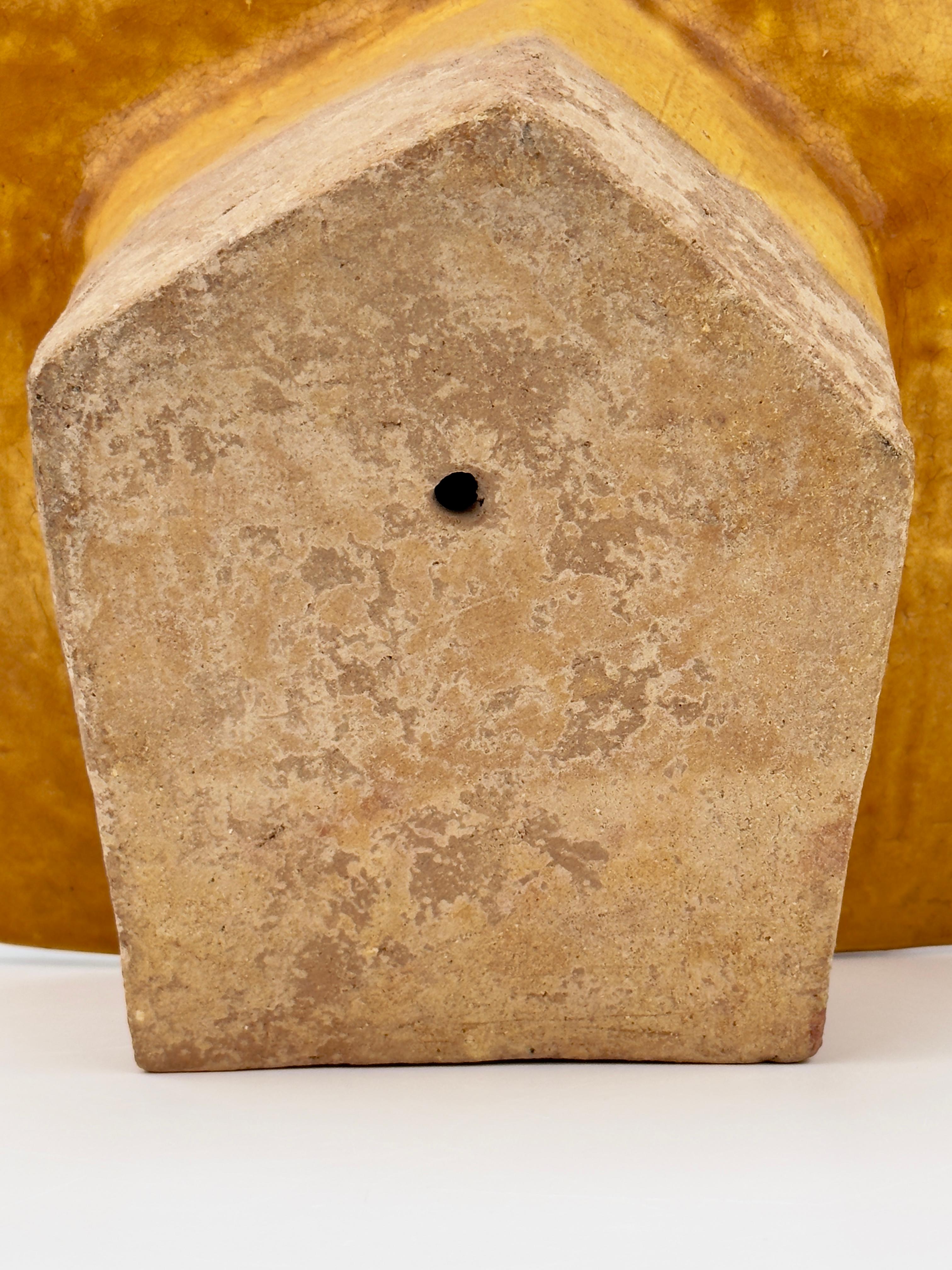Seltenes bemaltes Cizhou-Kissen 'Mandarin-Ente und Reishi-Pilz', Jin-Song Dynasty (Töpferwaren) im Angebot
