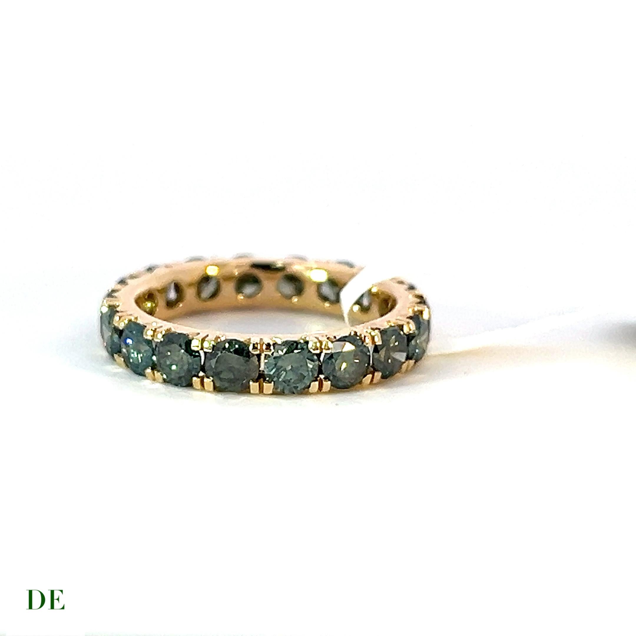 Rare Classic 14k Yellow Gold 3.02 Carat Teal Green Diamond Eternity Band Ring In New Condition For Sale In kowloon, Kowloon