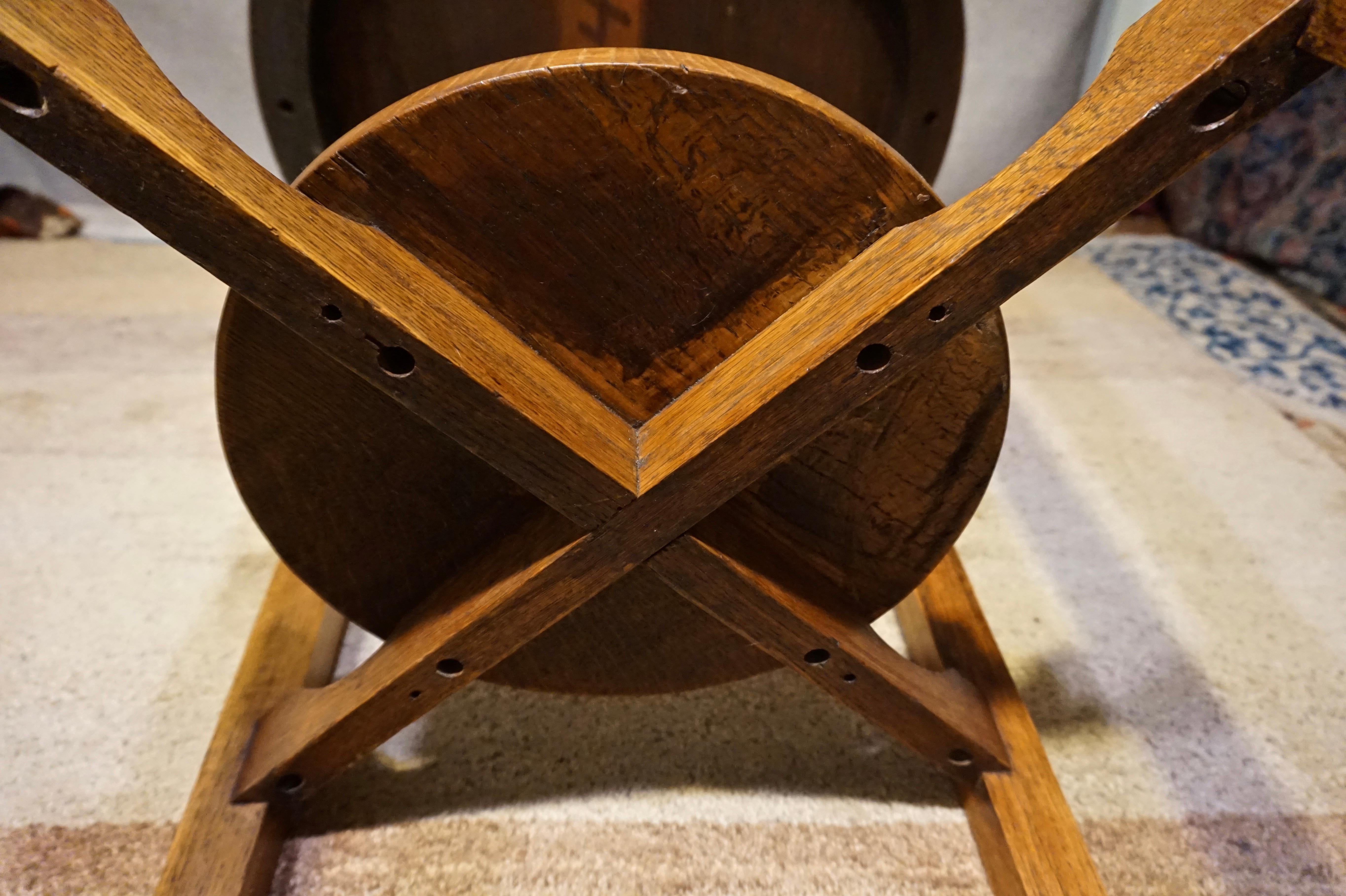 Rare Clean Lined Arts & Crafts Quarter Sawn Oak Round Table with Tier 8