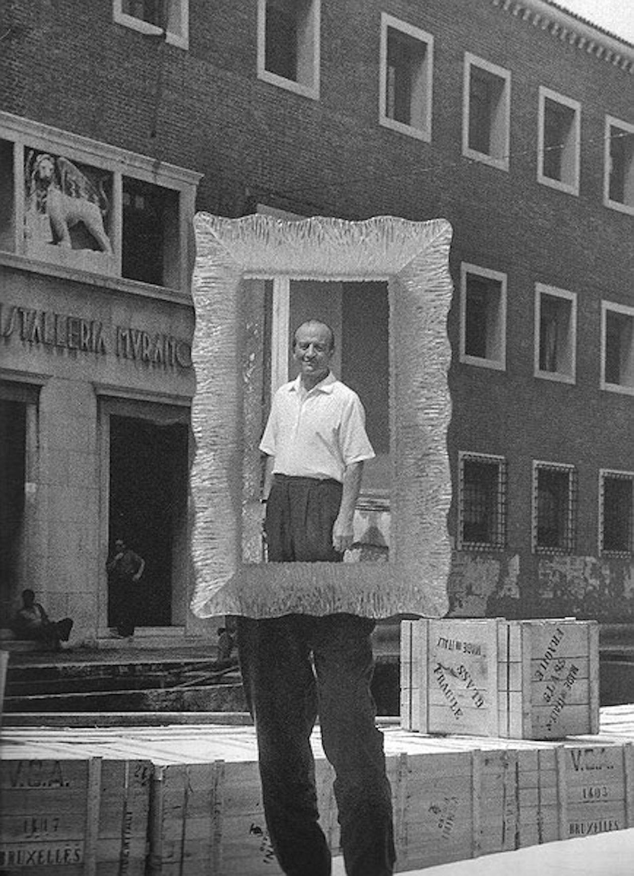 Rare Clear Moulded Glass Mirror by Paolo Venini For Sale 6