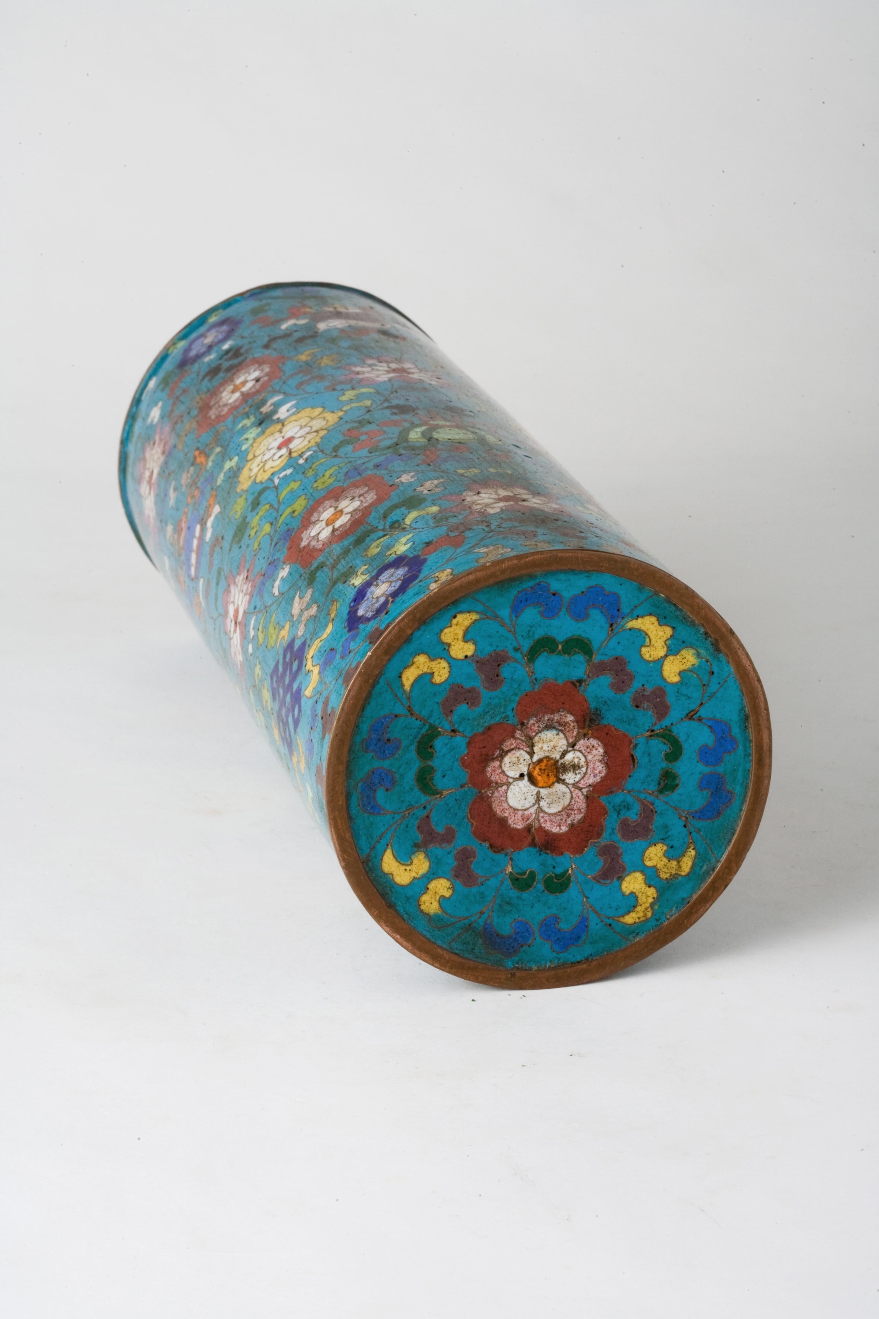 Cloisonné Enamel Vase, Early Ming Dynasty(15th century) In Good Condition For Sale In seoul, KR