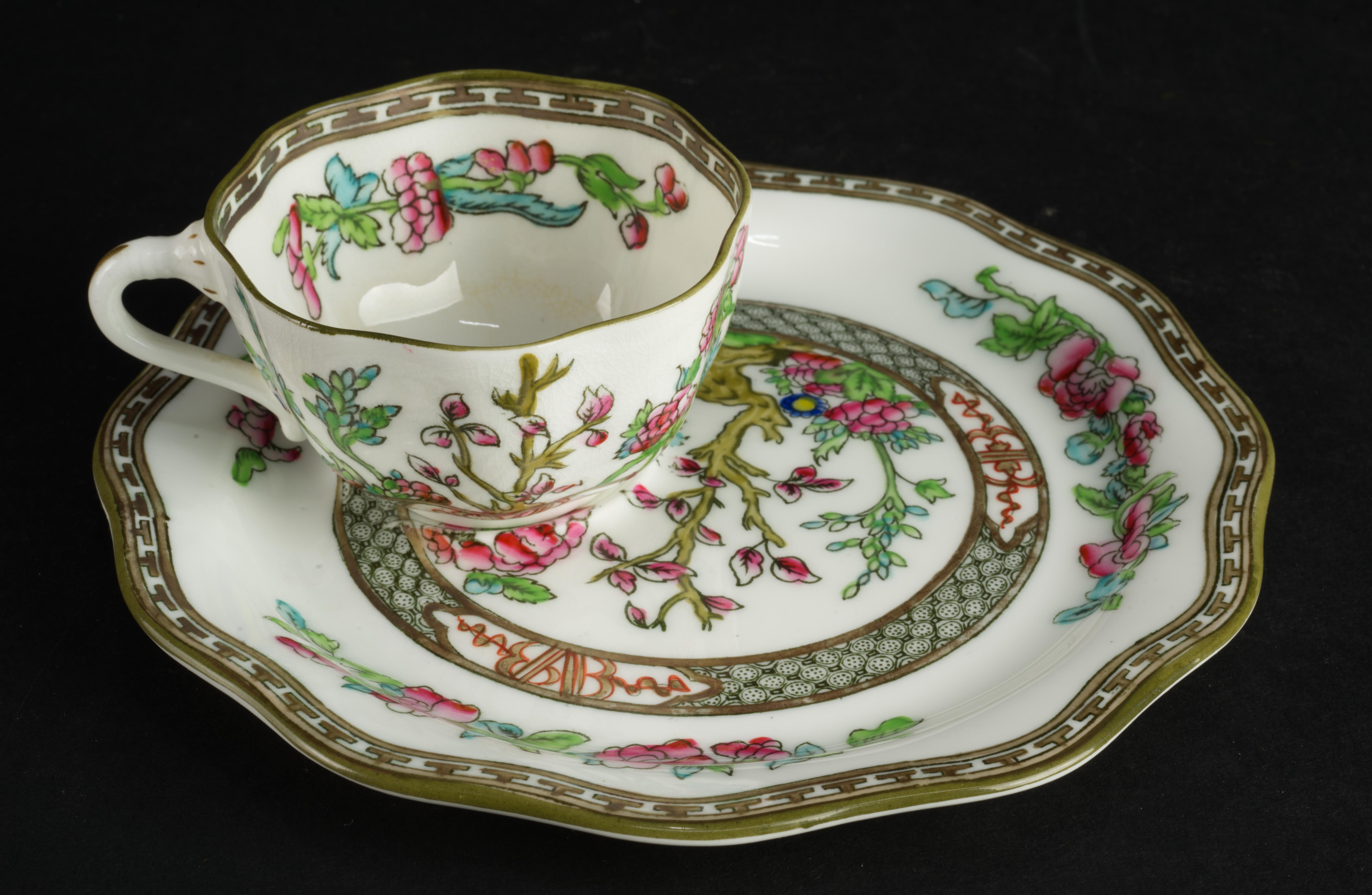 19th Century Rare Coalport England Indian Tree Set of 5 Cups with Plates and Serving Platter  For Sale