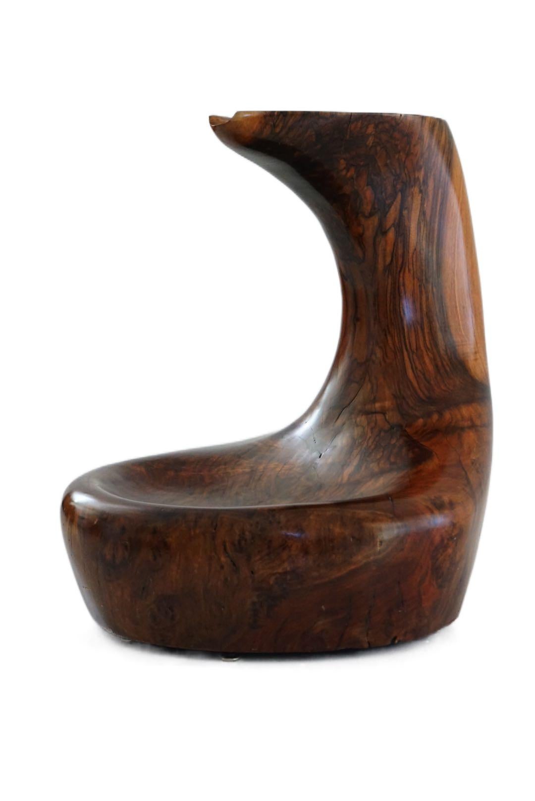 Exceptionnelle fontaine organique moderniste mexicaine du milieu du siècle, unique en son genre, conçue par Don Shoemaker.

La fontaine Don Shoemaker est fabriquée en bois de cocobolo, un bois similaire au palissandre, et bénéficie d'une qualité