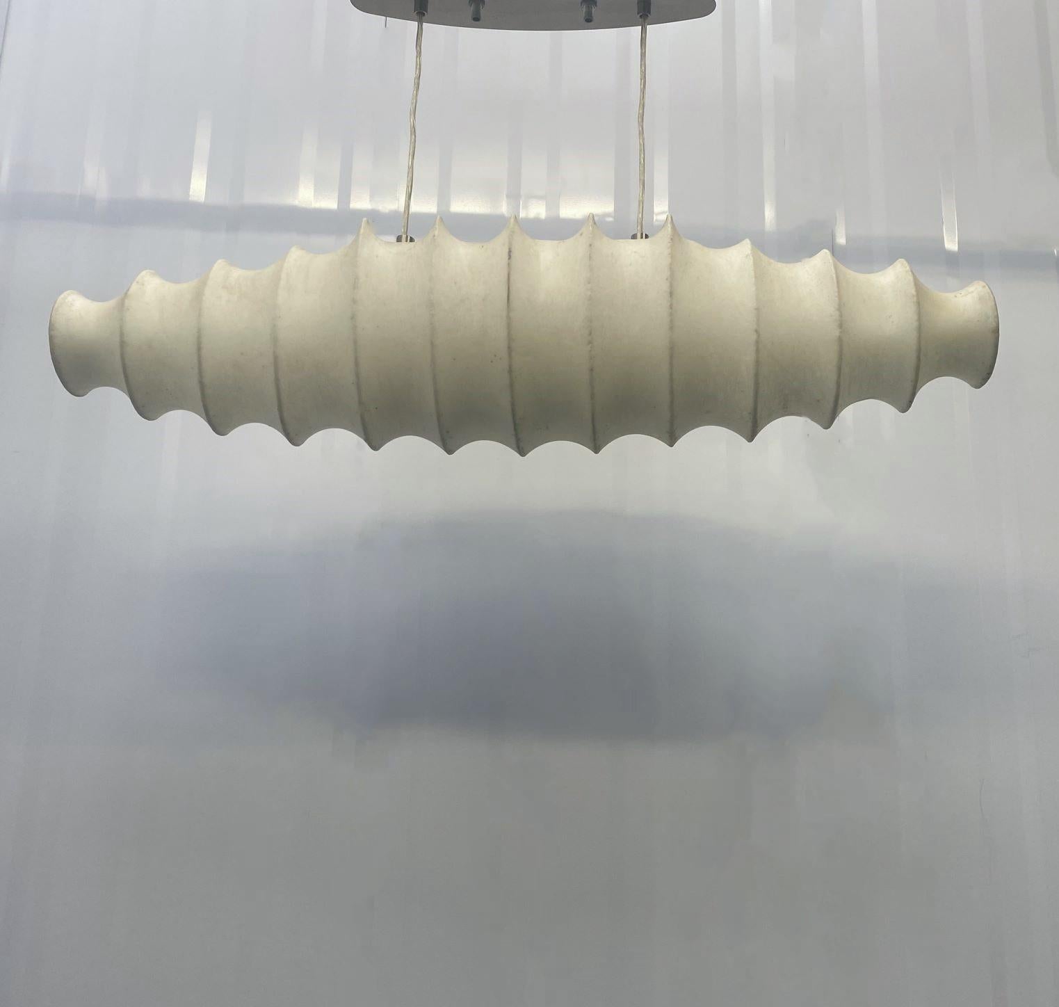 Rara lámpara colgante de dos luces Goldkant Cocoon Años 60 Castiglioni, estilo Flos Moderno de mediados de siglo en venta