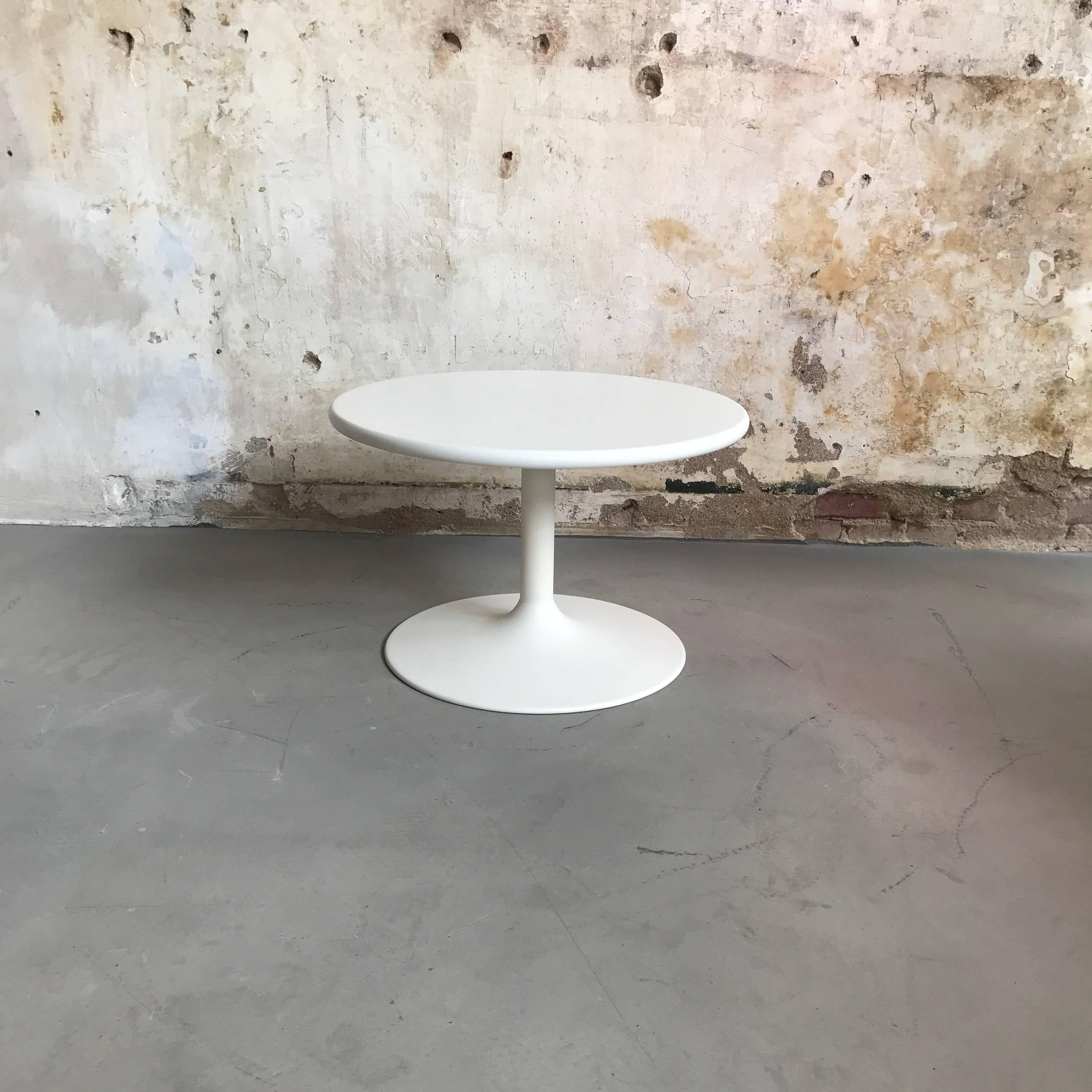 Rare Artifort coffee/ side table designed by Pierre Paulin. Classic design, iconic and timeless. Heavy, solid quality, so much better than most trendy tables these days. This is the original version, with the round edge.








 