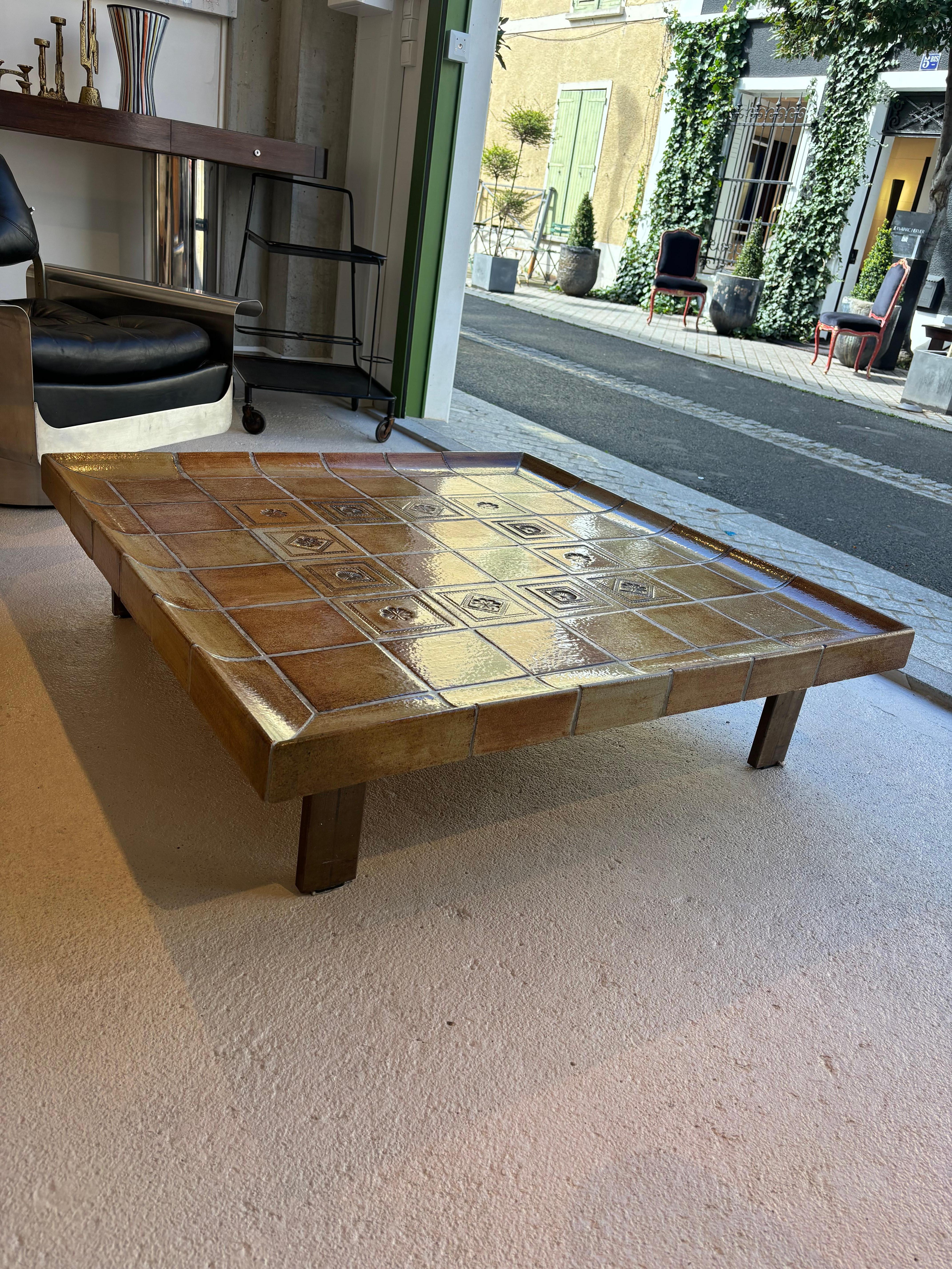 Rare coffee table cuvette par Roger Capron largest model 3