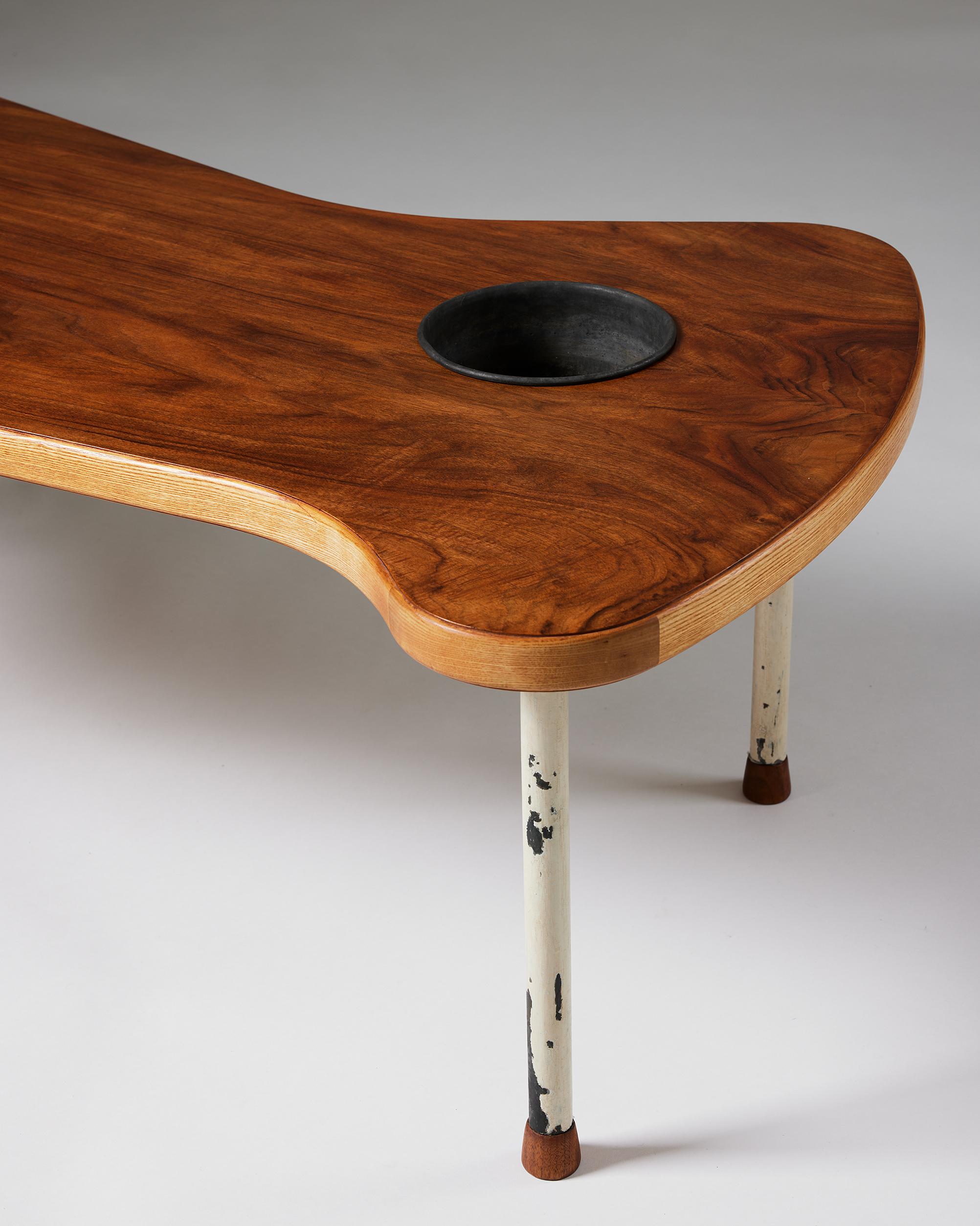 Rare Coffee Table Designed by Finn Juhl for Niels Vodder, Denmark, 1941 For Sale 5