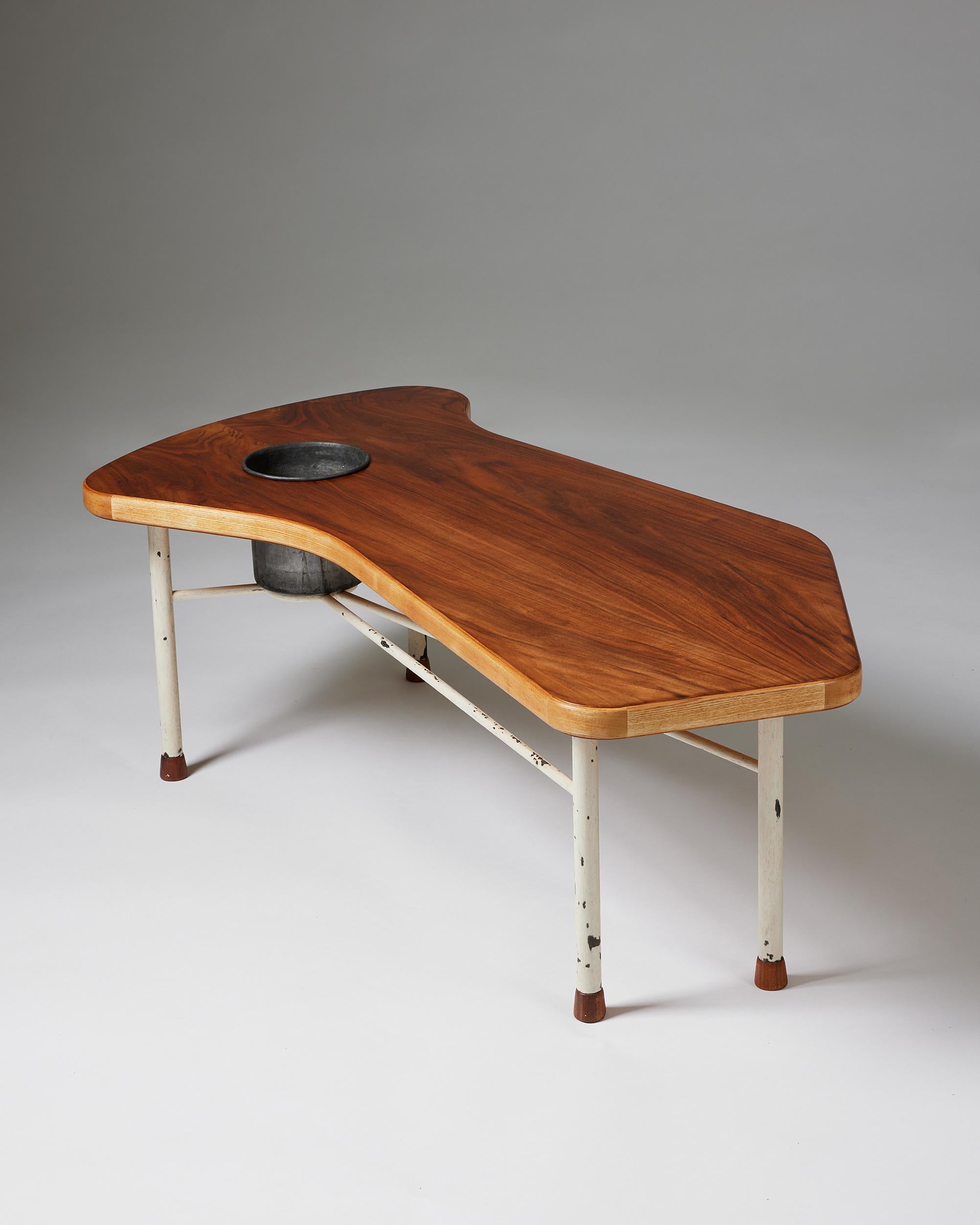 Danish Rare Coffee Table Designed by Finn Juhl for Niels Vodder, Denmark, 1941 For Sale