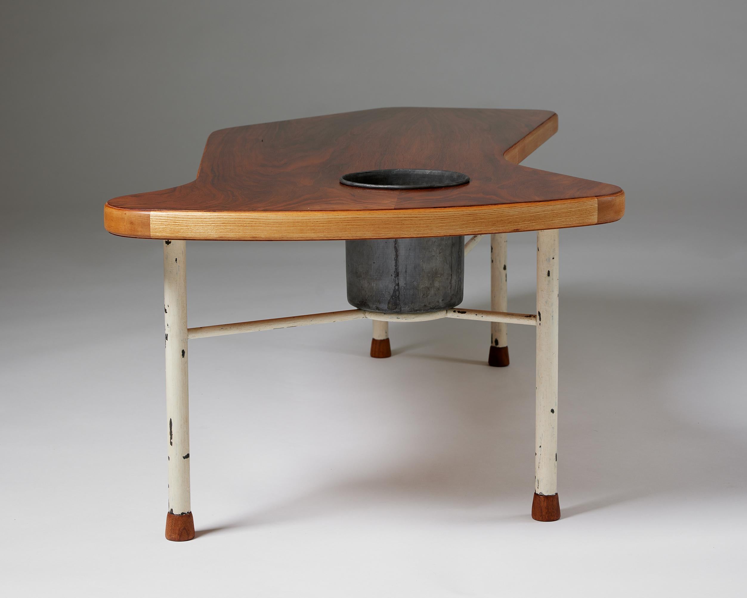 20th Century Rare Coffee Table Designed by Finn Juhl for Niels Vodder, Denmark, 1941 For Sale