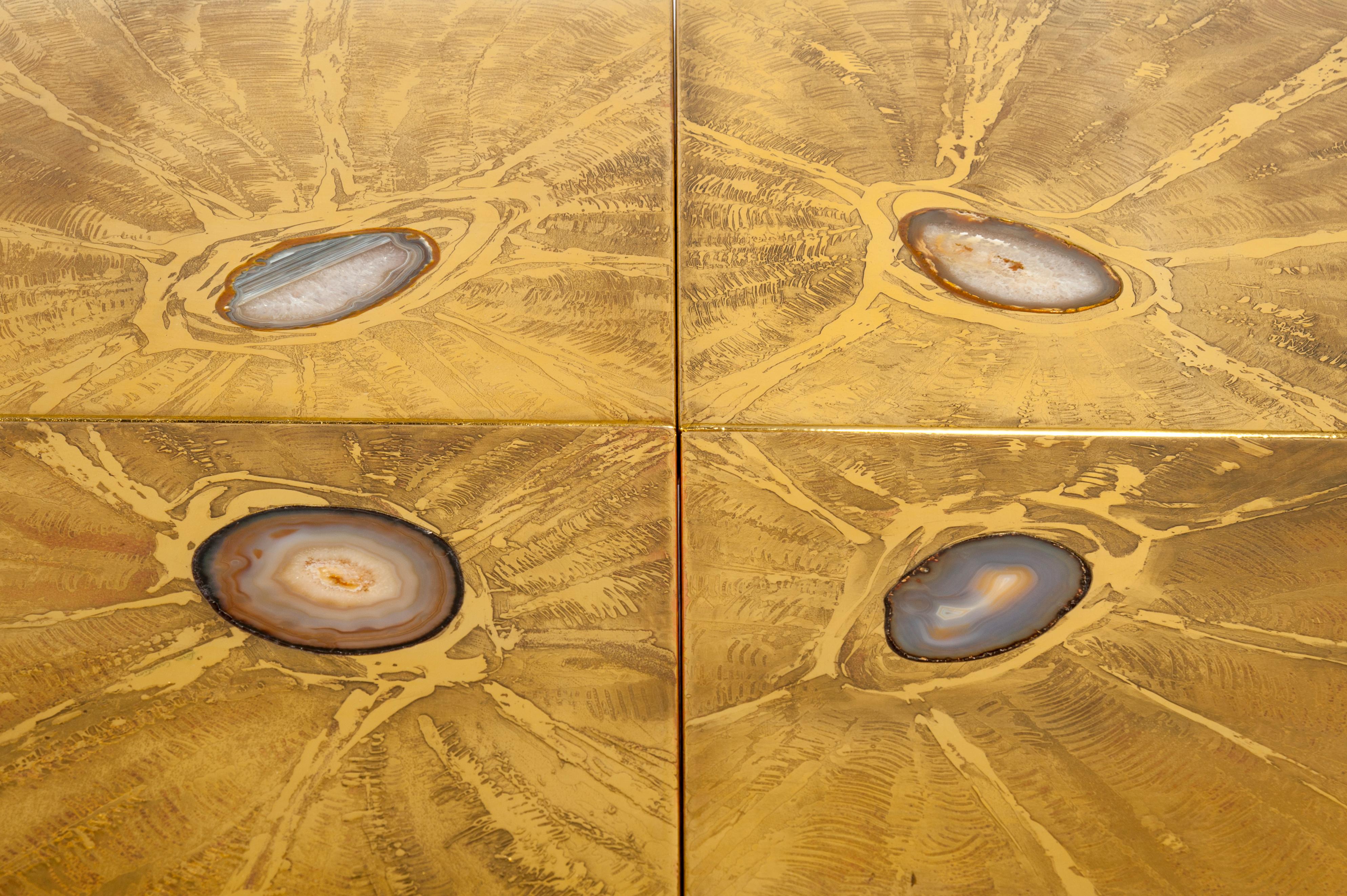 Rare Coffee Table in Etched Brass Inlay Agates by Lova Creation In Excellent Condition In Brussels, BE