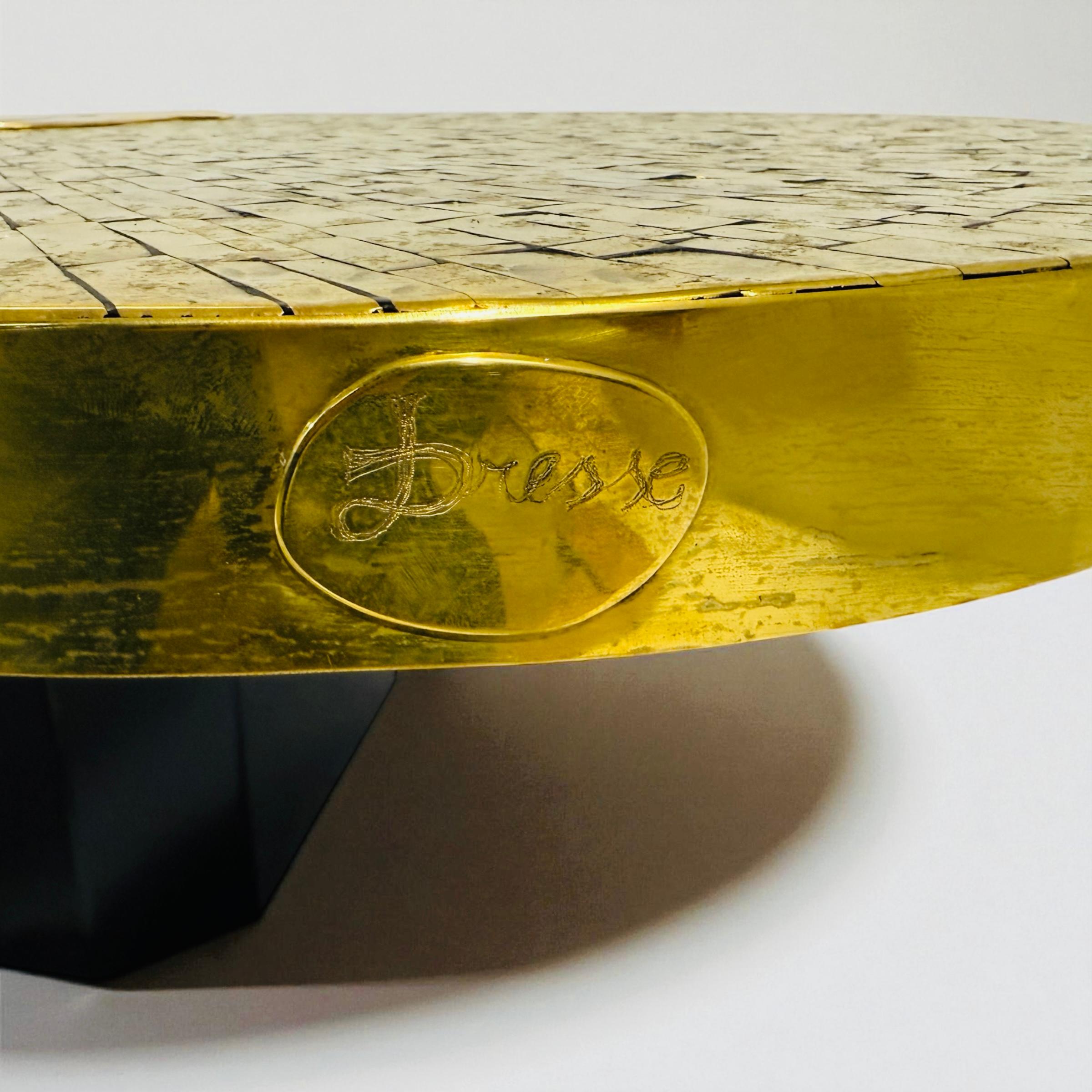 Rare table basse en mosaïque de laiton par Jean Claude Dresse. en vente 1