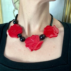 Rare collier vintage Isadora modèle Anémone en Galalithe noire et rouge