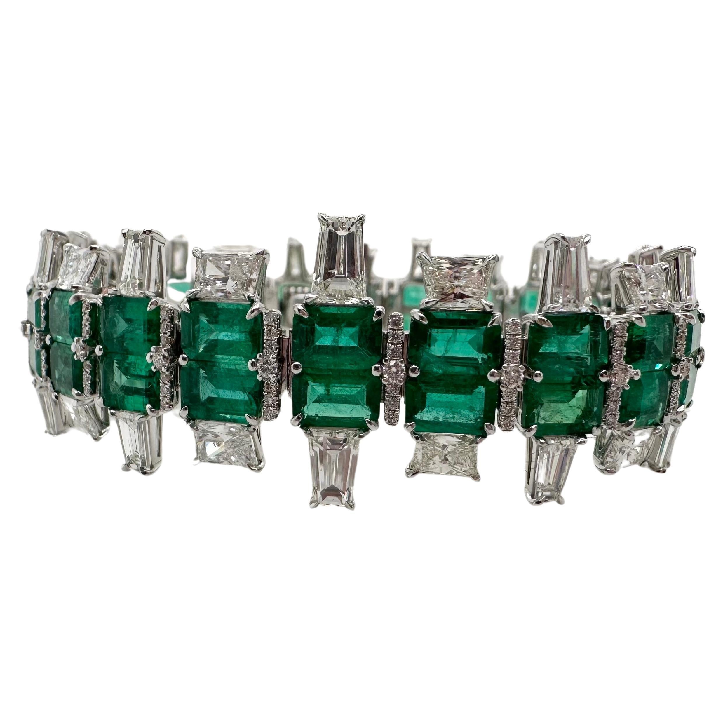 Rare Colombian Emerald Art Deco bracelet 18KT gold For Sale