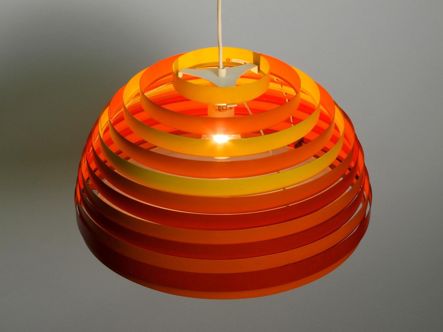 Rare Colorful Pop Art 1960s Pendant Lamp Model Dynamic by Wilhelm Weste for Vest In Good Condition In München, DE