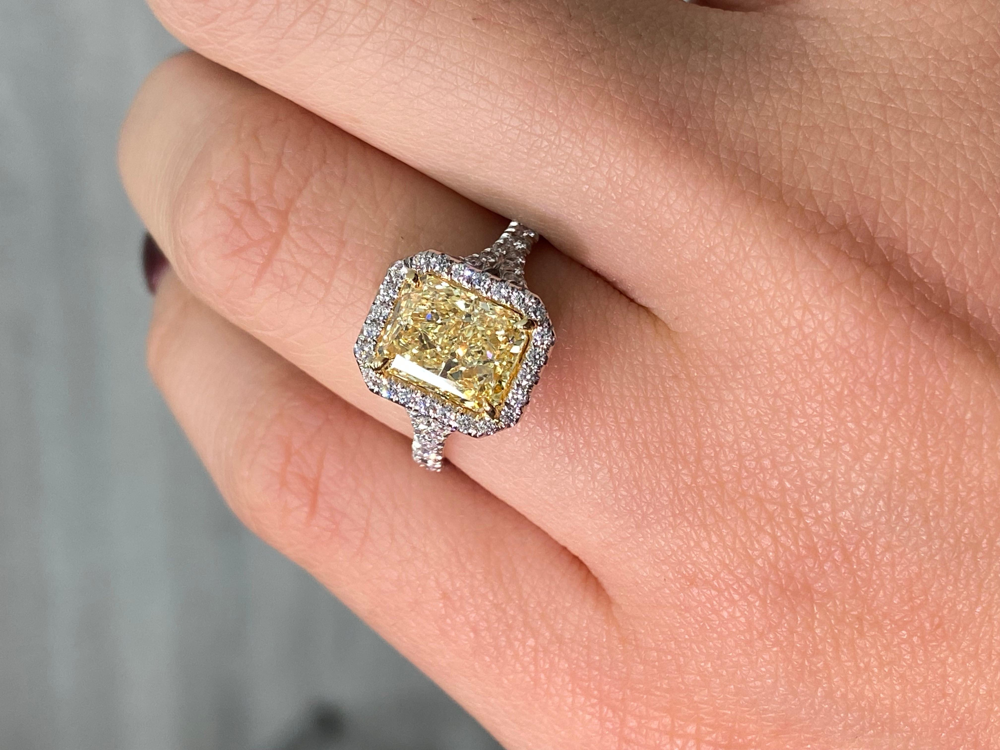 Rare Colors 2.5ct Light Yellow Elongated Radiant Diamond Halo Engagement Ring In New Condition In New York, NY