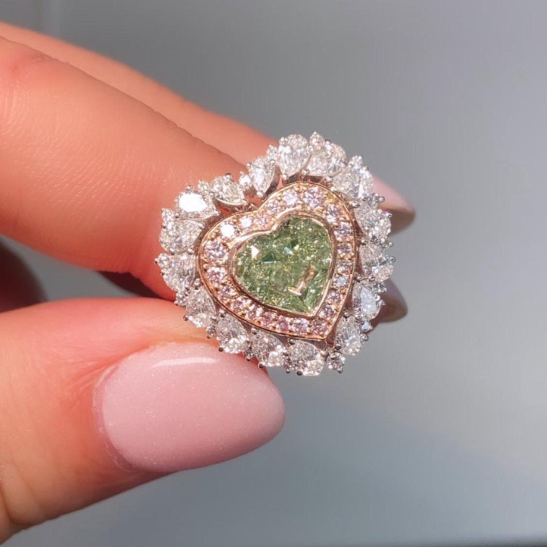 Heart Cut Rare Colors 2.70ct Green Heart Shape Diamond Ring For Sale