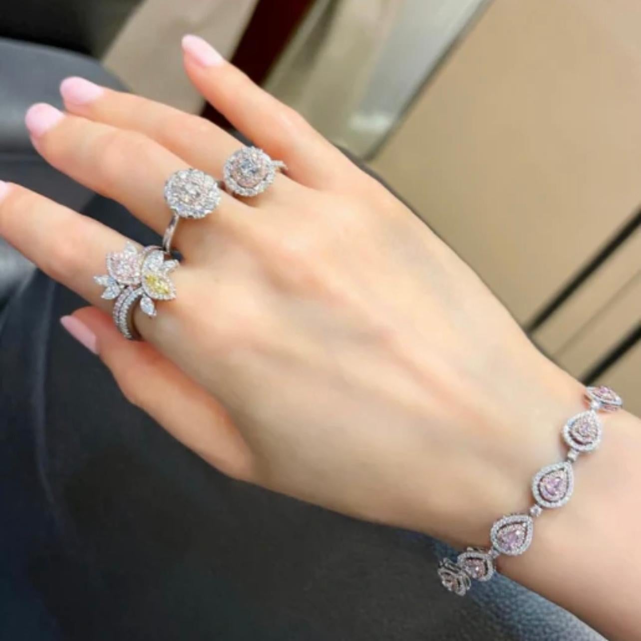 Colores Raros - Pulsera en forma de pera de Pink Diamond en Nuevo estado para la venta en New York, NY