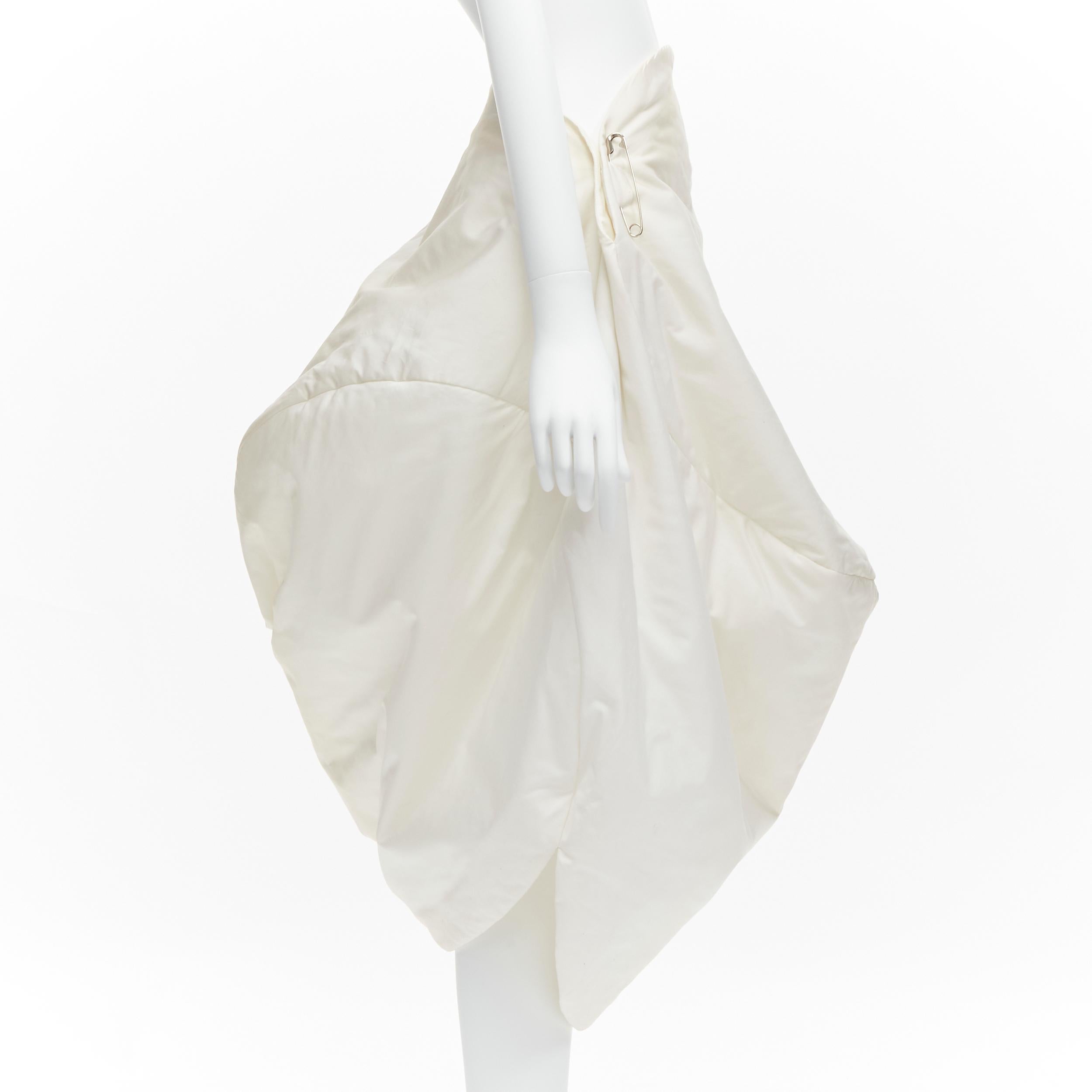 rare COMME DES GARCONS 1997 Runway Lumps Bumps 3D white cotton bubble skirt M In Fair Condition For Sale In Hong Kong, NT