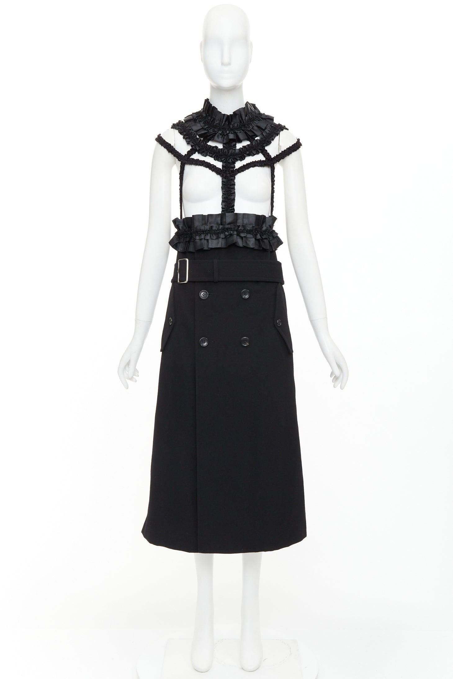 raro COMME DES GARCONS 2008 Runway Bad Taste abito trench nero con volant e gabbia decostruita M. I.
Riferimento: CYTY/A00008
Marchio: Comme Des Garcons
Collezione: 2008
Materiale: Lana
Colore: nero
Modello: Tinta unita
Chiusura: bottone
Fodera: