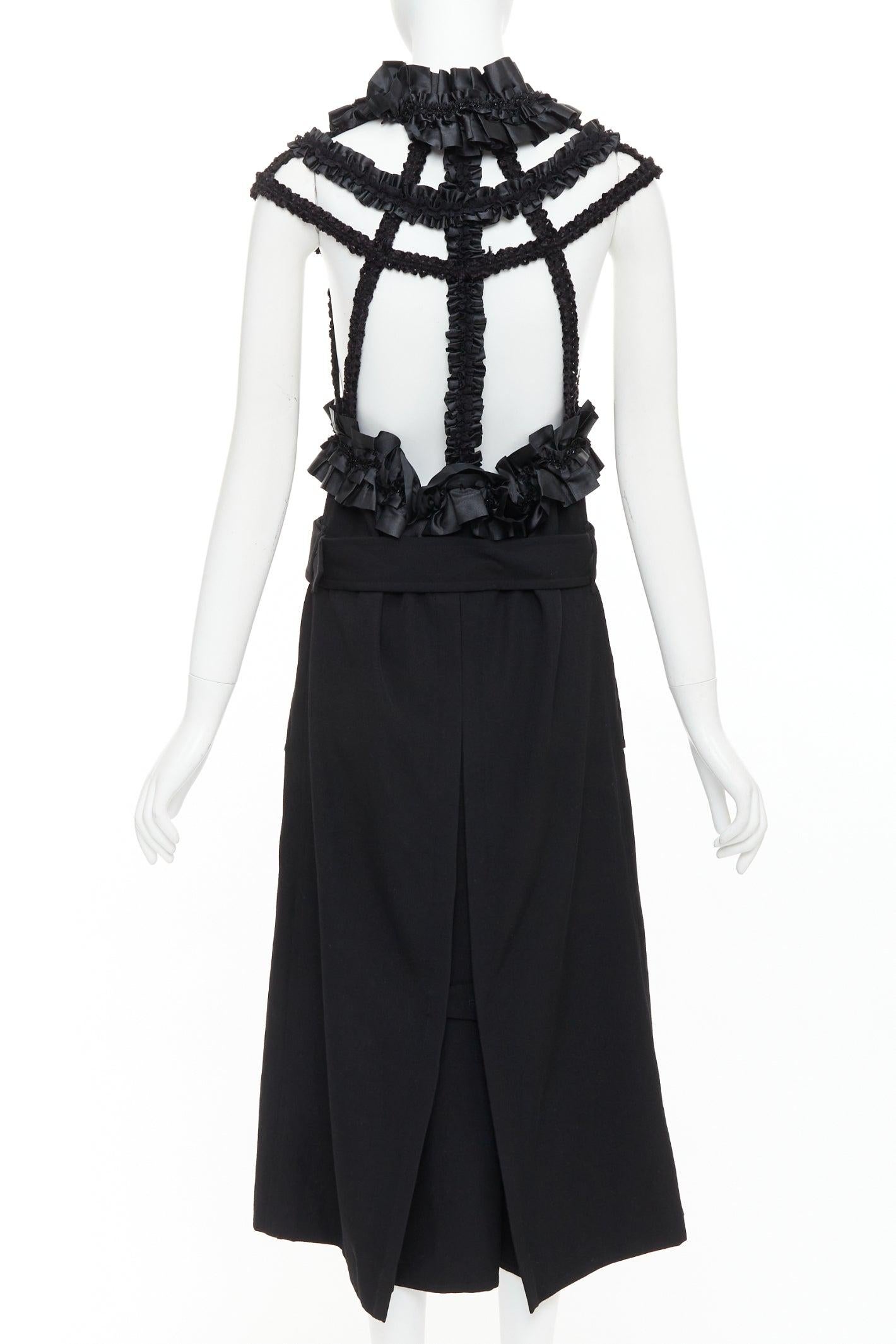 Raro COMME DES GARCONS 2008 Runway Bad Taste abito trench nero con volant e gabbia M. I. in vendita 2