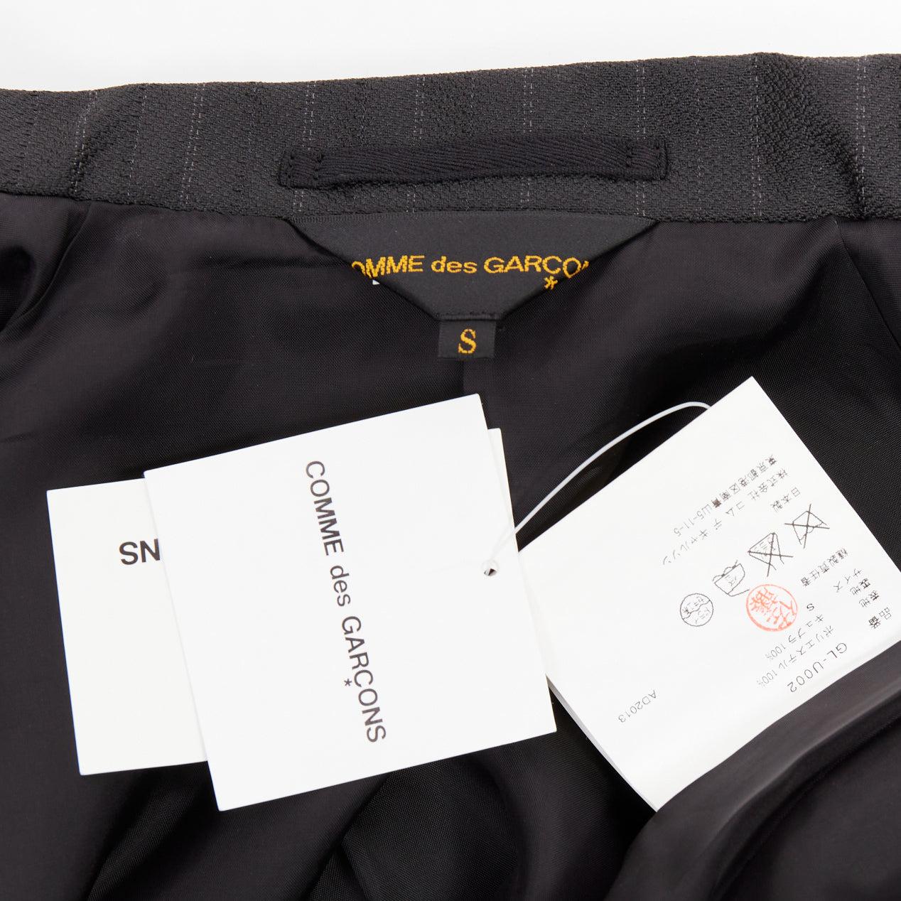 Rare COMME DES GARCONS 2013 gris à rayures 3D manches volantées blazer combinaison S en vente 6