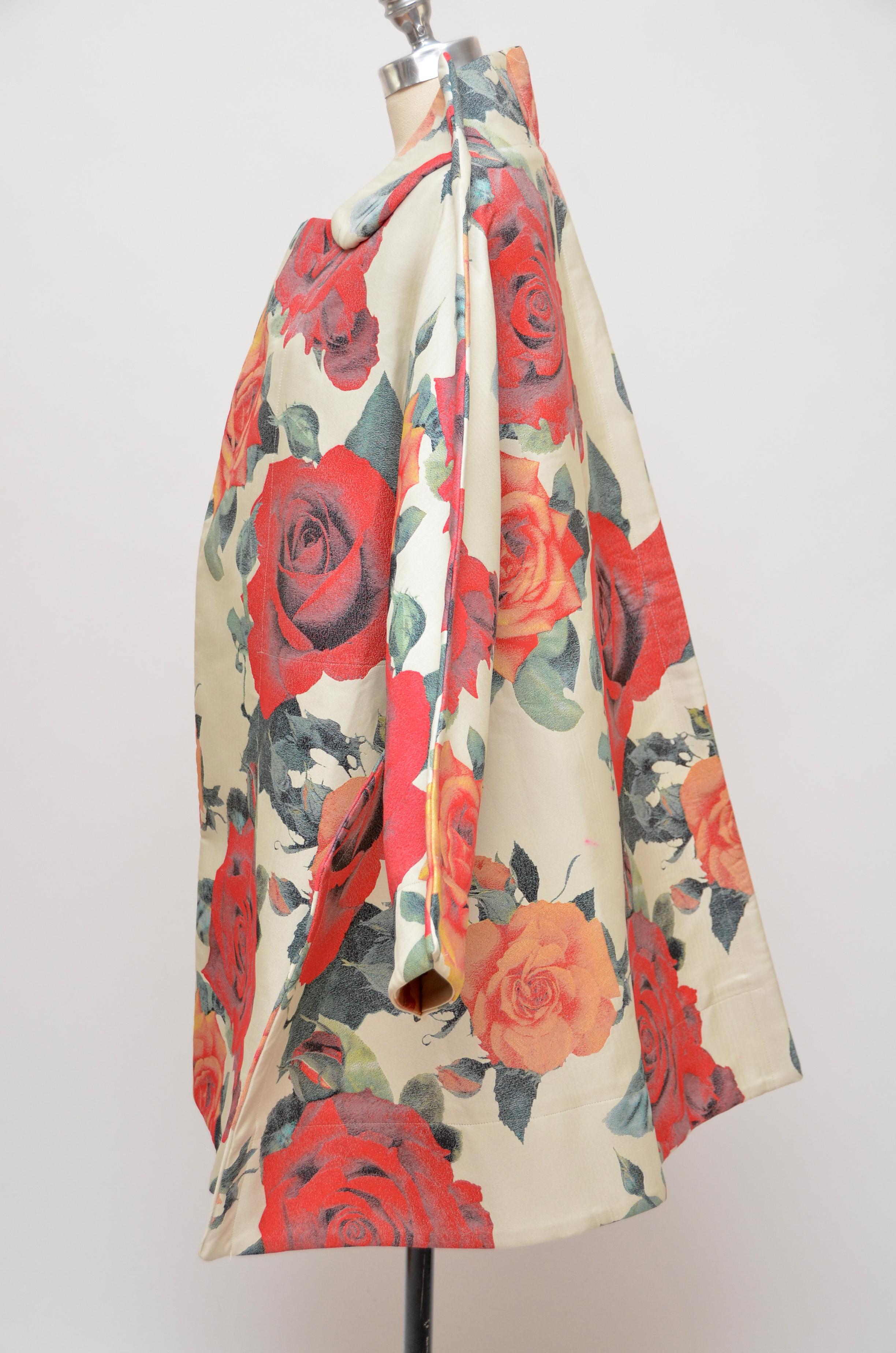 Rare Comme des Garcons Runway SAMPLE 2012   Flat Pack Roses Coat In Good Condition In New York, NY