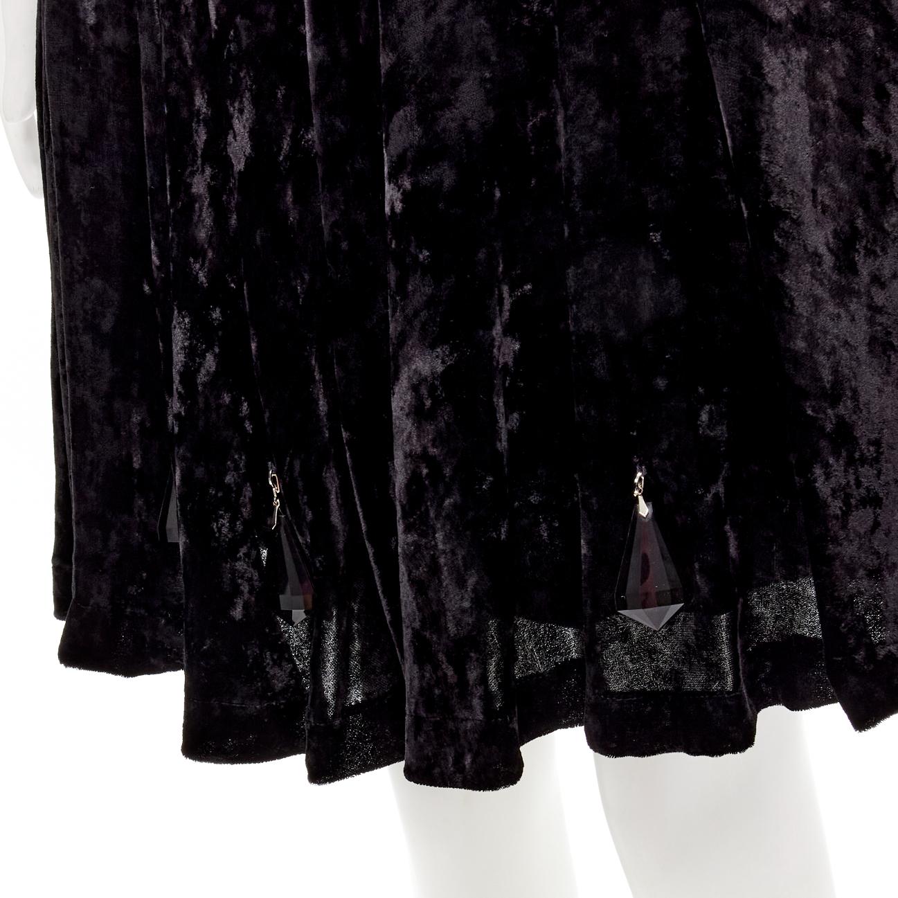 rare COMME DES GARCONS Vintage black crushed velvet teardrop crystals skirt M
Reference: CRTI/A00741
Brand: Comme Des Garcons
Designer: Rei Kawakubo
As seen on: Six Magazine
Material: Rayon, Blend
Color: Black
Pattern: Solid
Closure: Zip
Lining: