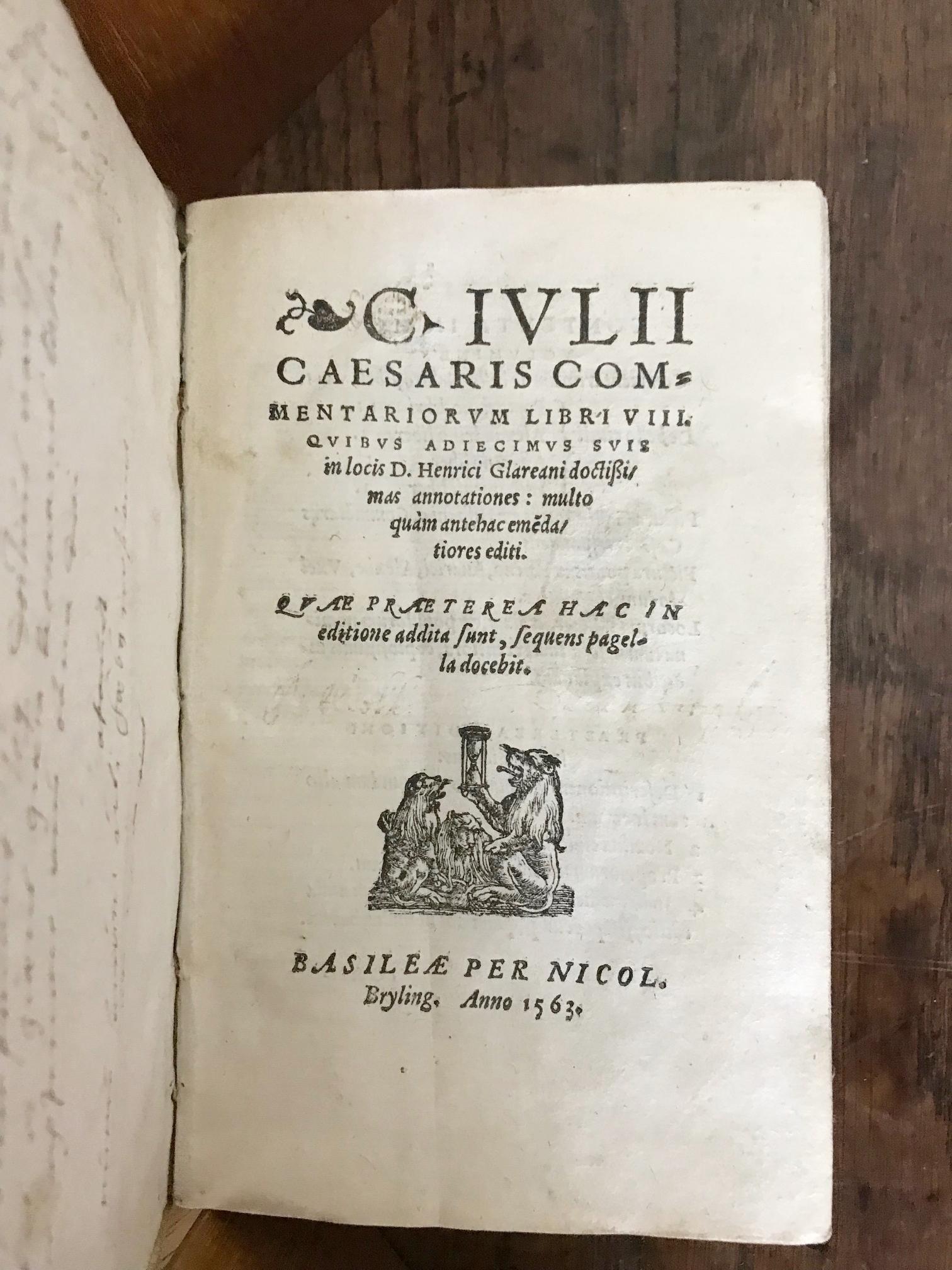 Rare Commentary of One of Caesar's Books, 1563 For Sale 1